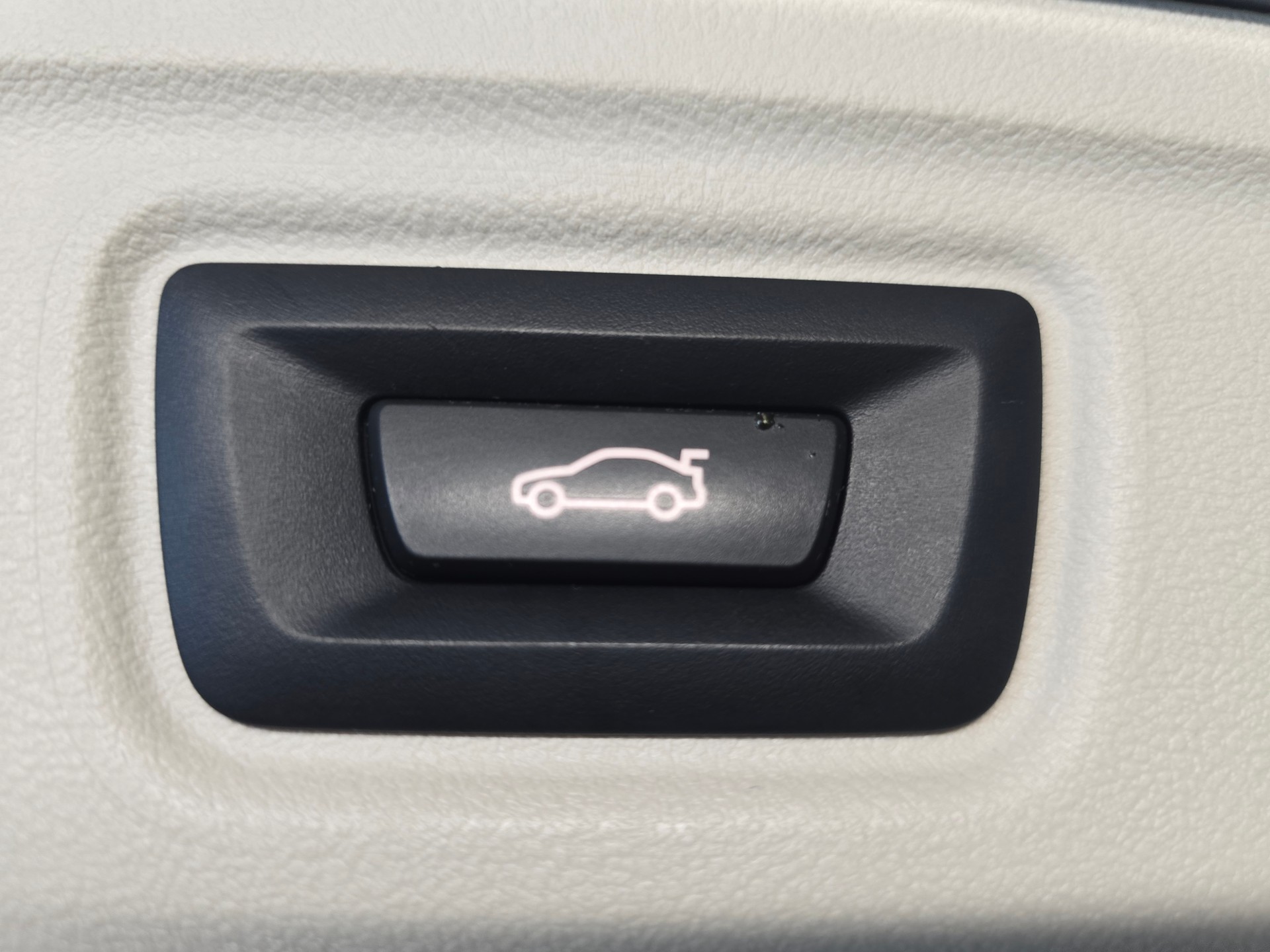 BMW 320 d xDrive 48V Touring Steptronic-image-22