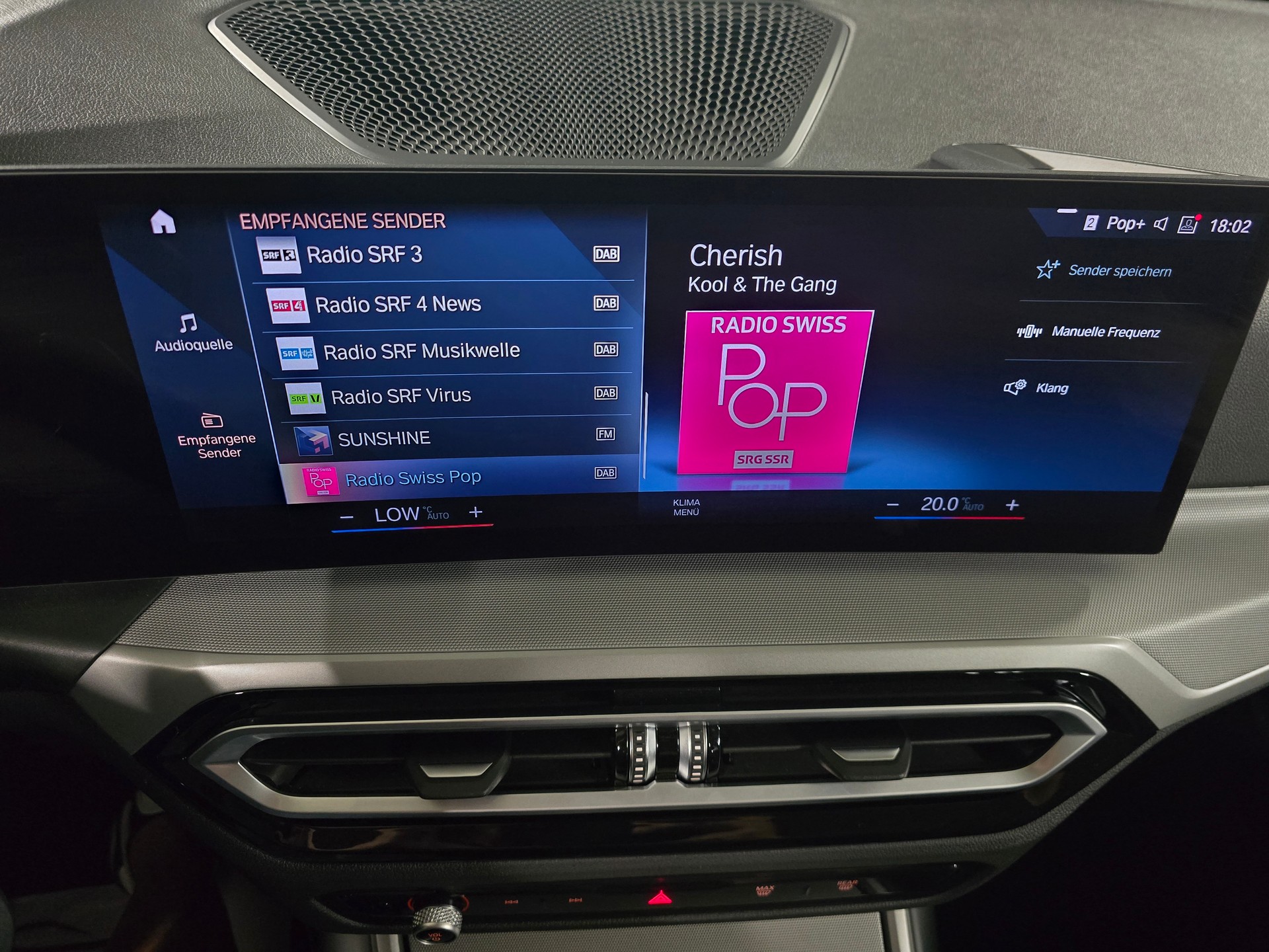 BMW 320 d xDrive 48V Touring Steptronic-image-14