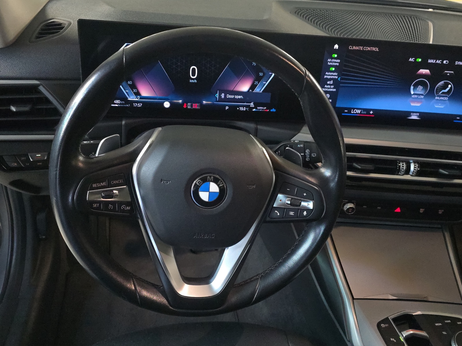 BMW 320 d xDrive 48V Touring Steptronic-image-10
