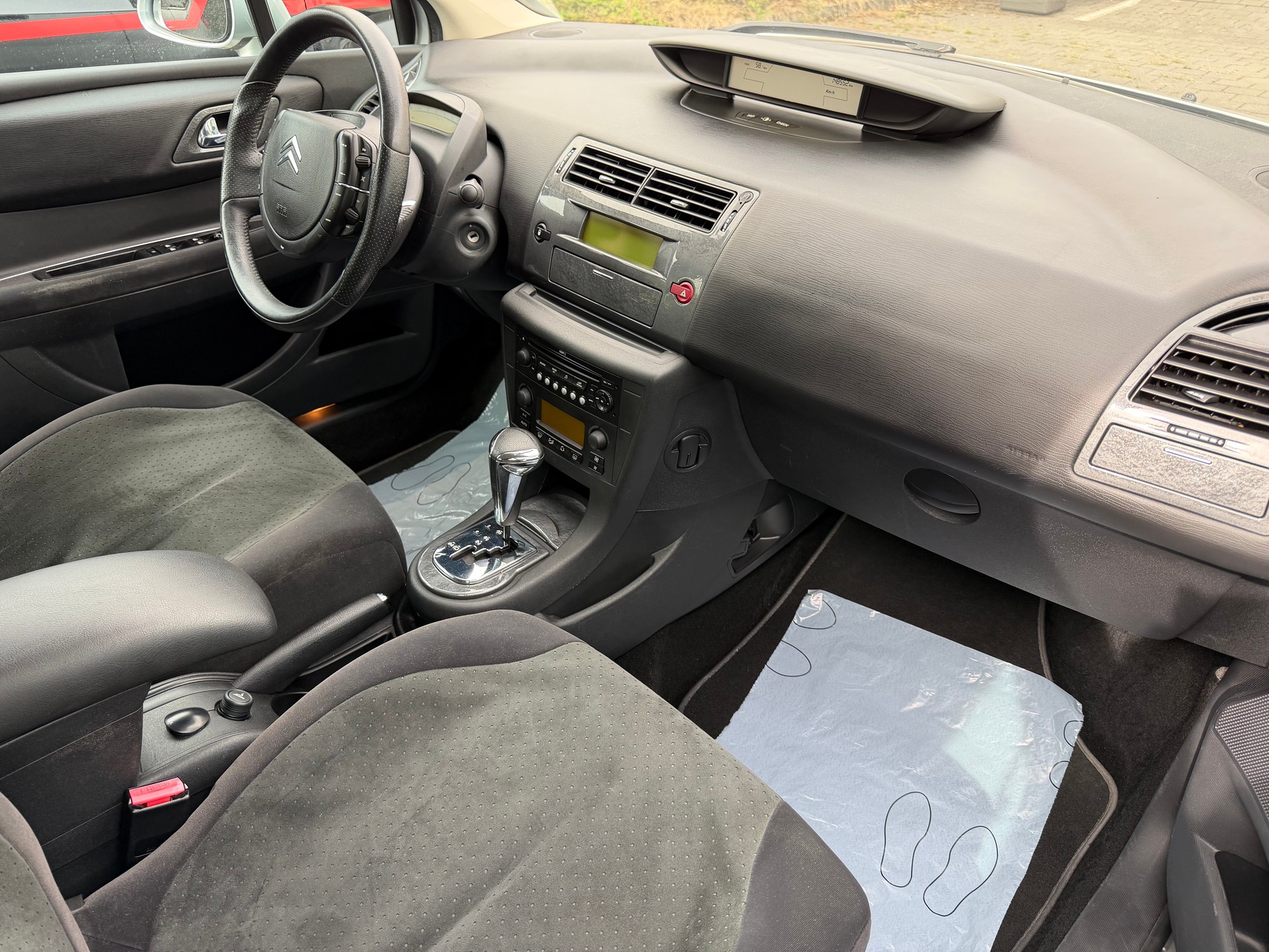 CITROEN C4 Berline 2.0 16V HDi Exclusive Automat-image-6