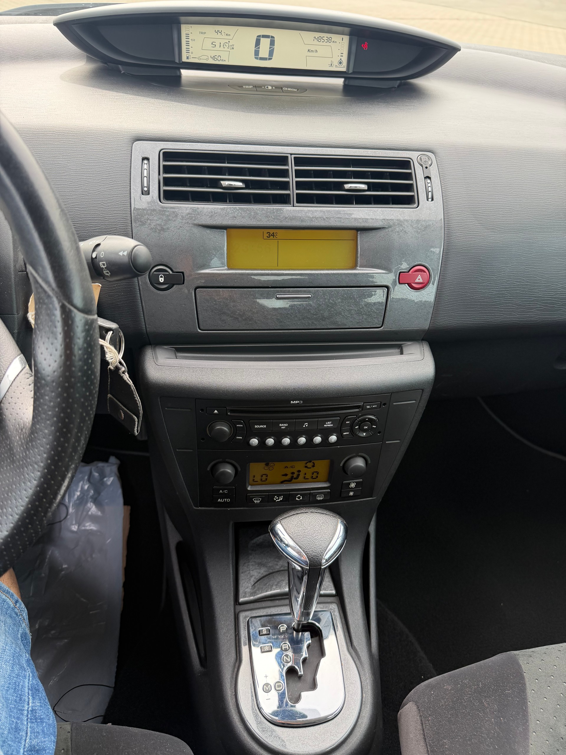CITROEN C4 Berline 2.0 16V HDi Exclusive Automat-image-9