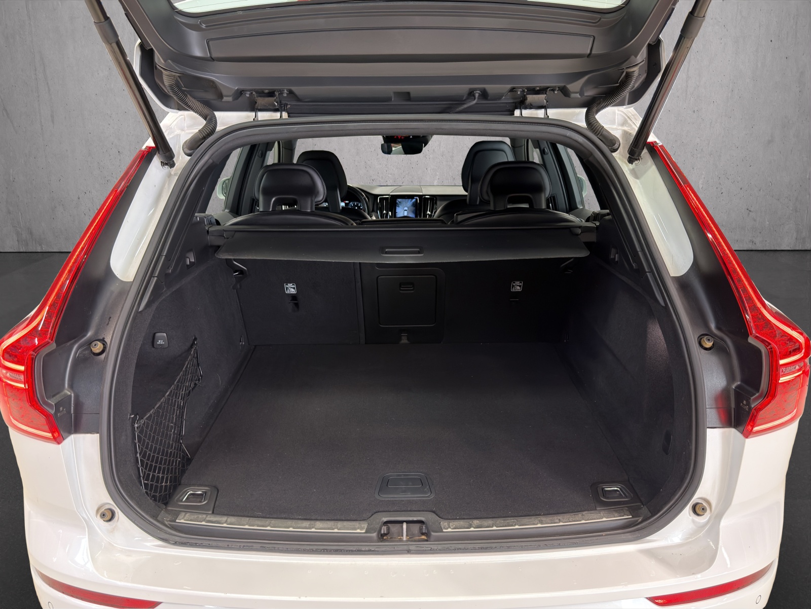 VOLVO XC60 T6 AWD R-Design Geartronic-image-16