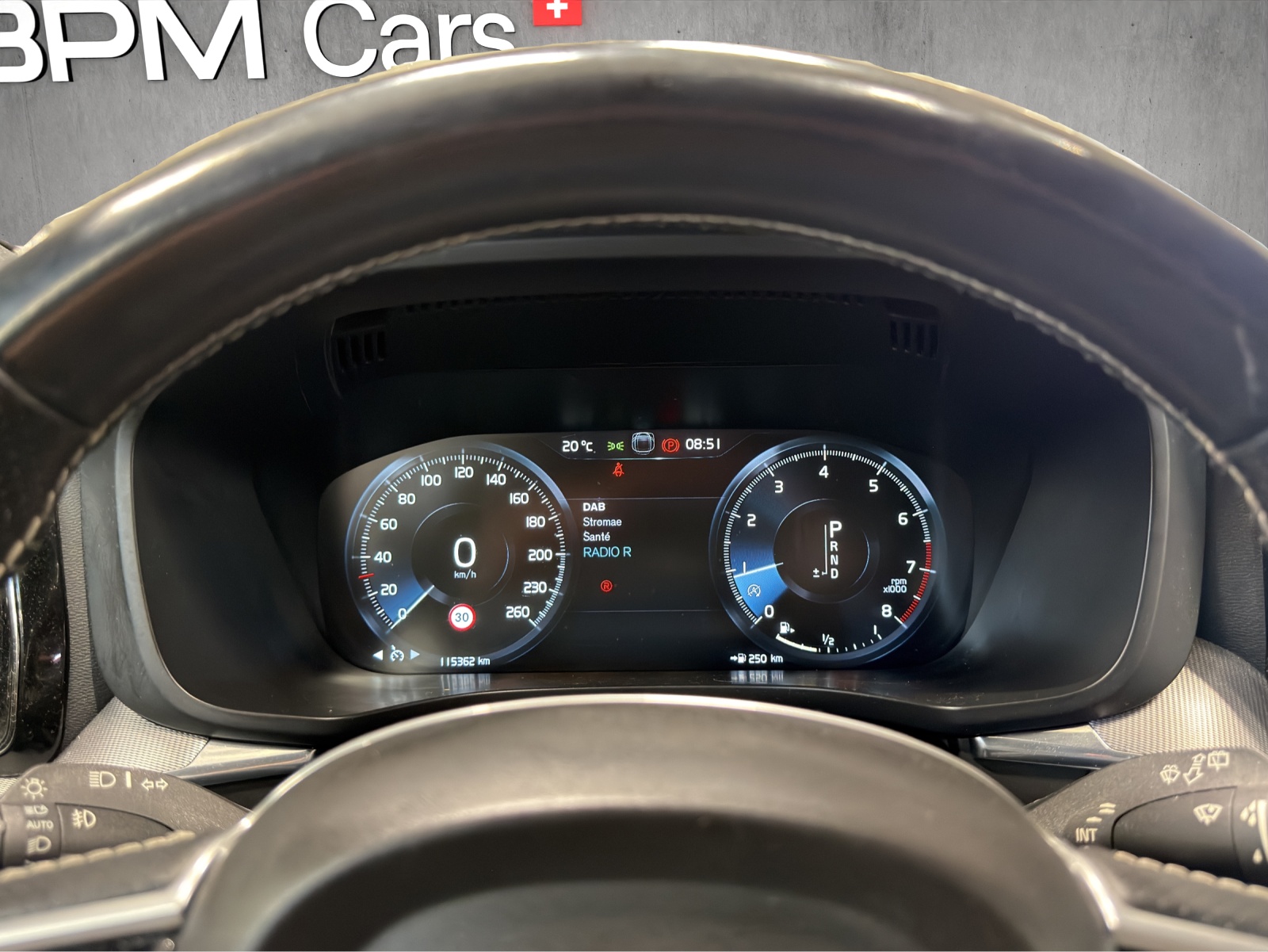 VOLVO XC60 T6 AWD R-Design Geartronic-image-14