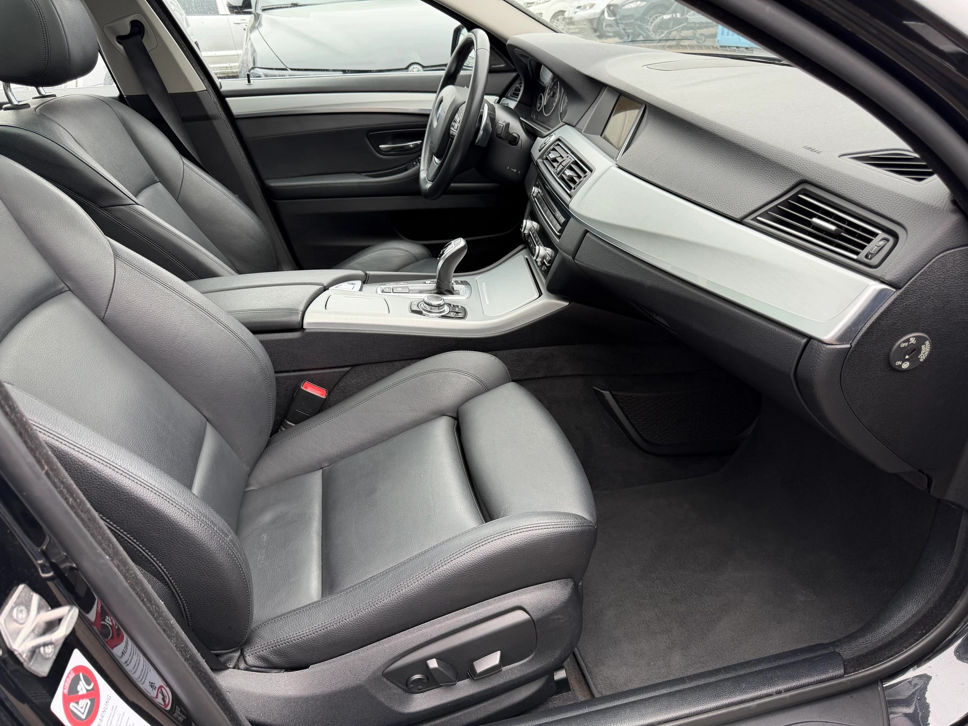 BMW 530d Touring xDrive Luxury Line Steptronic-image-7
