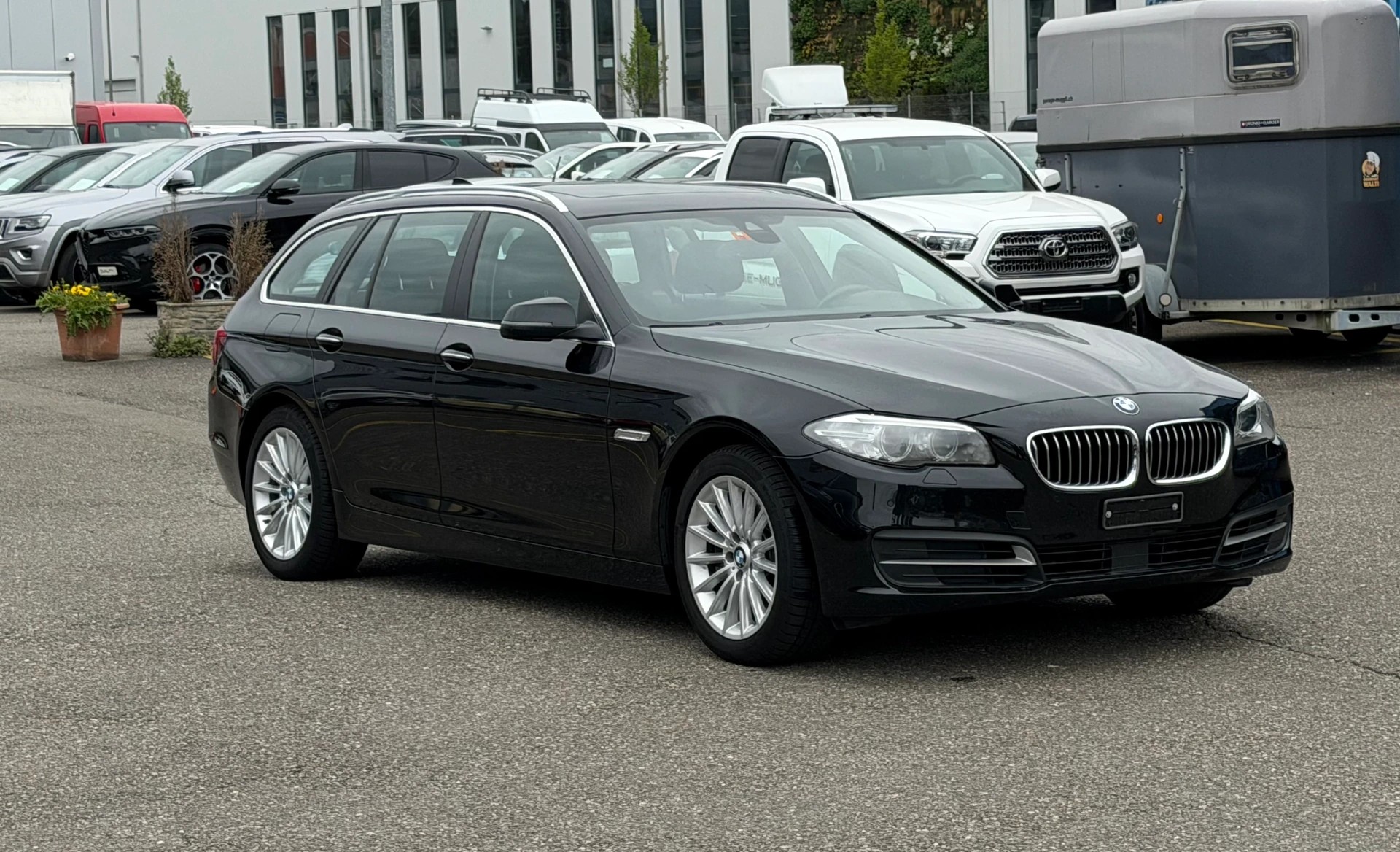 BMW 530d Touring xDrive Luxury Line Steptronic-image-1