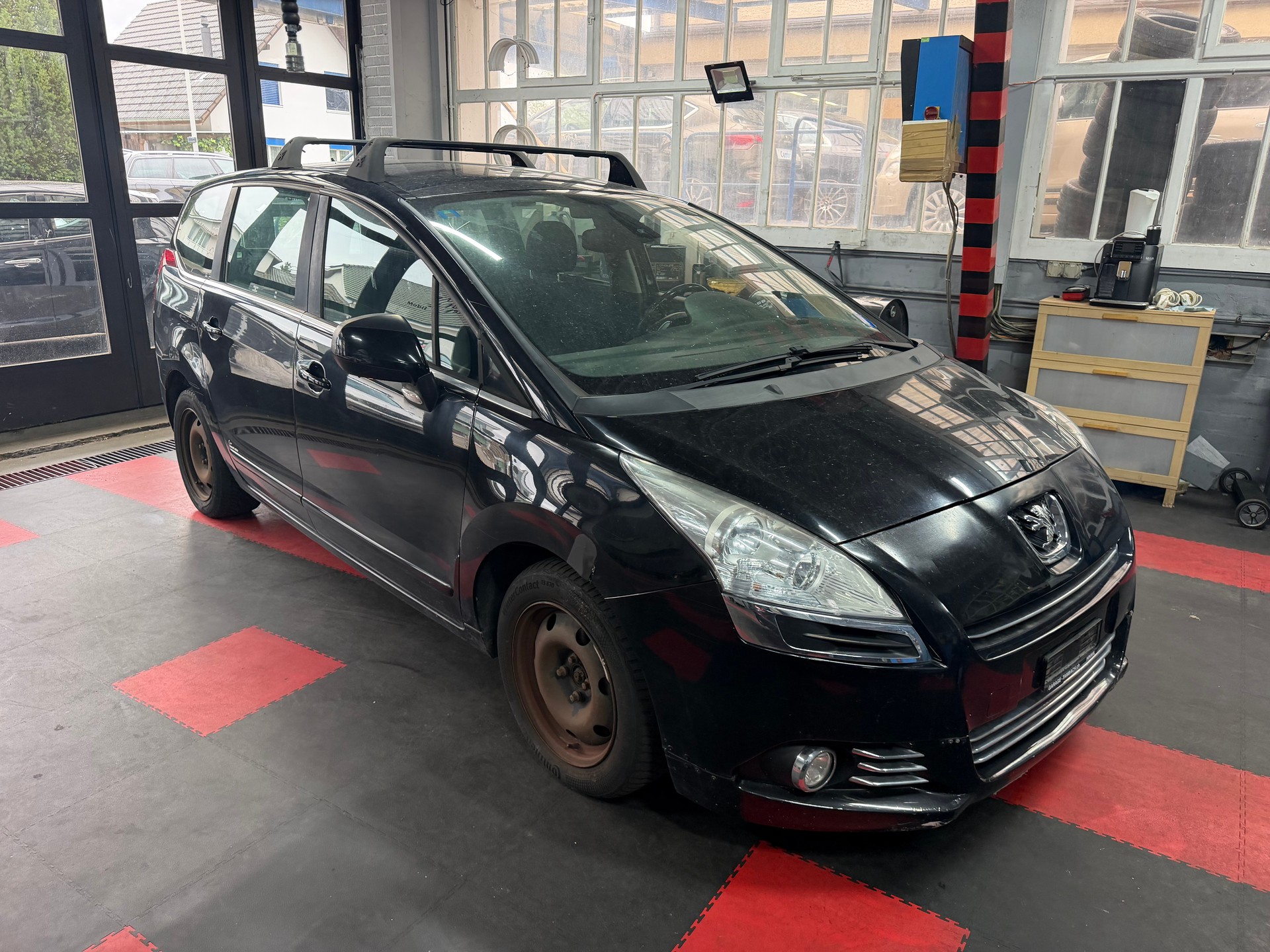 PEUGEOT 5008 1.6 HDI Business EGS6