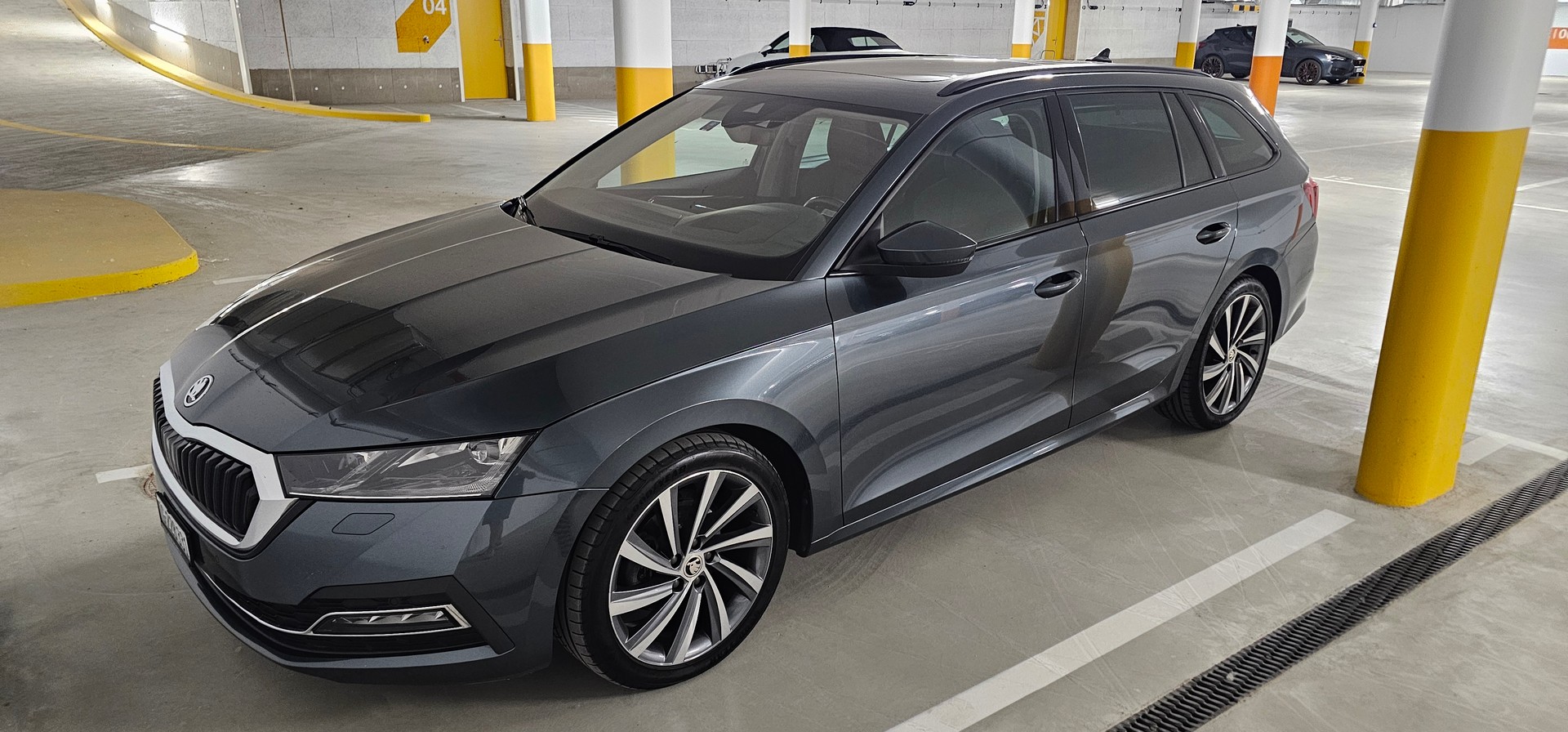 SKODA 2.0 TDI 150 Style DSG-image-0