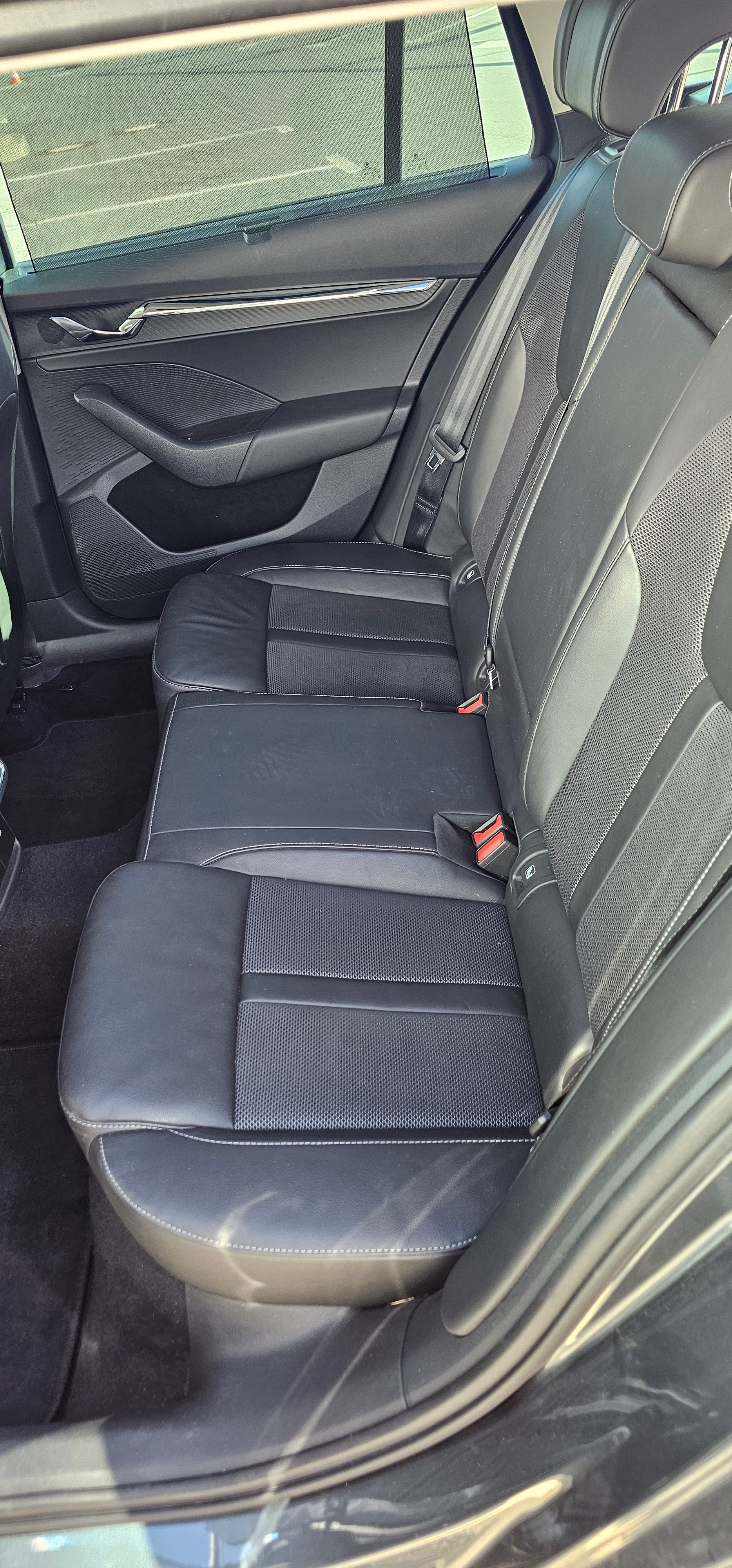 SKODA 2.0 TDI 150 Style DSG-image-5