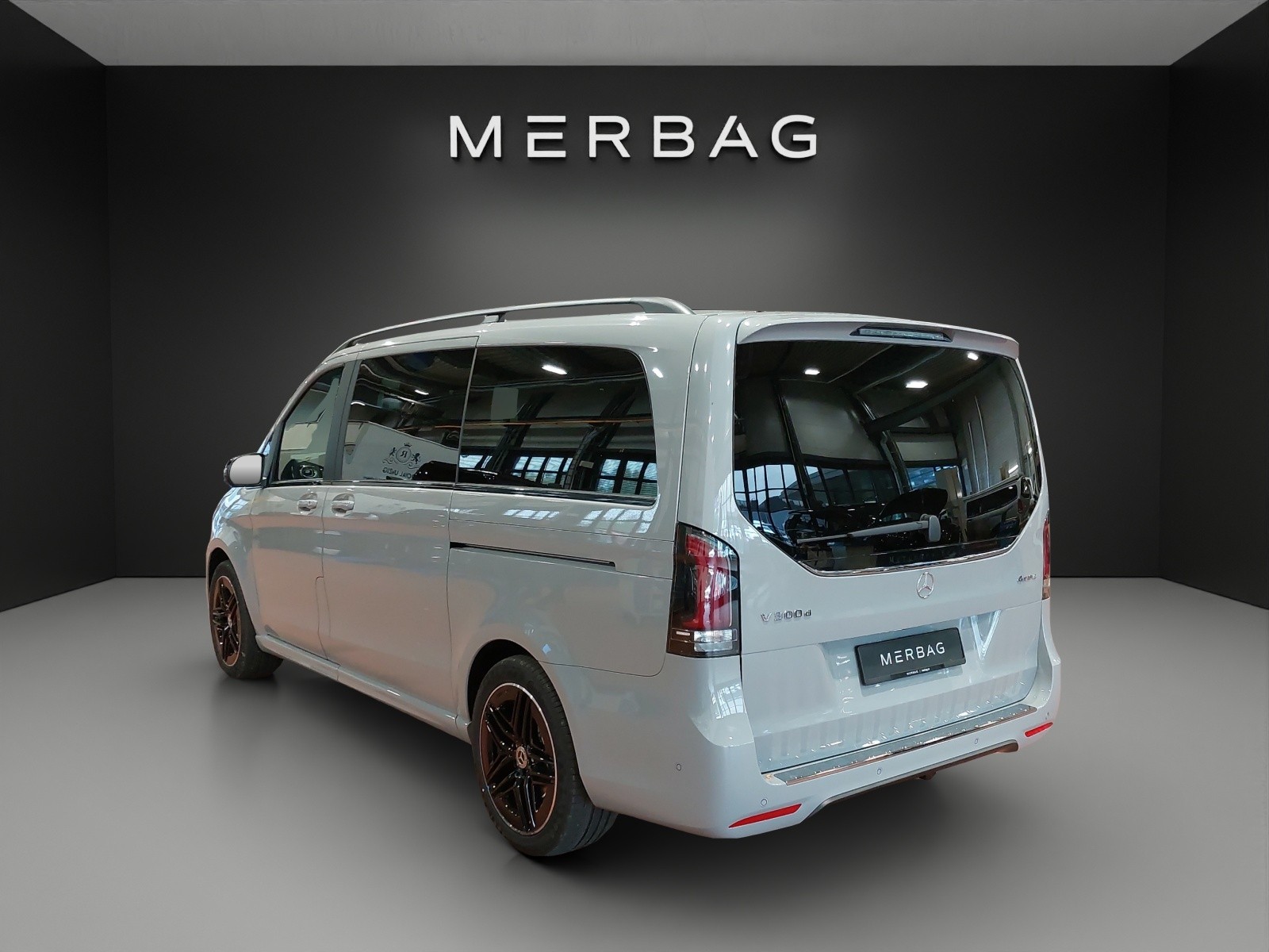MERCEDES-BENZ V 300 d lang 4Matic Swiss Edition 9G-Tronic-image-3