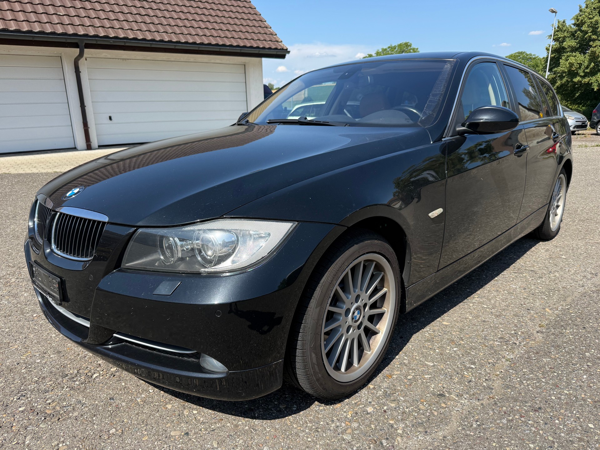 BMW 335xi Touring Steptronic-image-0
