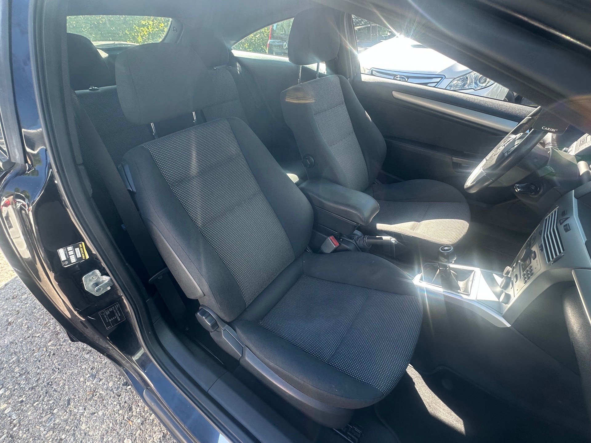 OPEL Astra GTC 1.8i 16V Sport-image-3