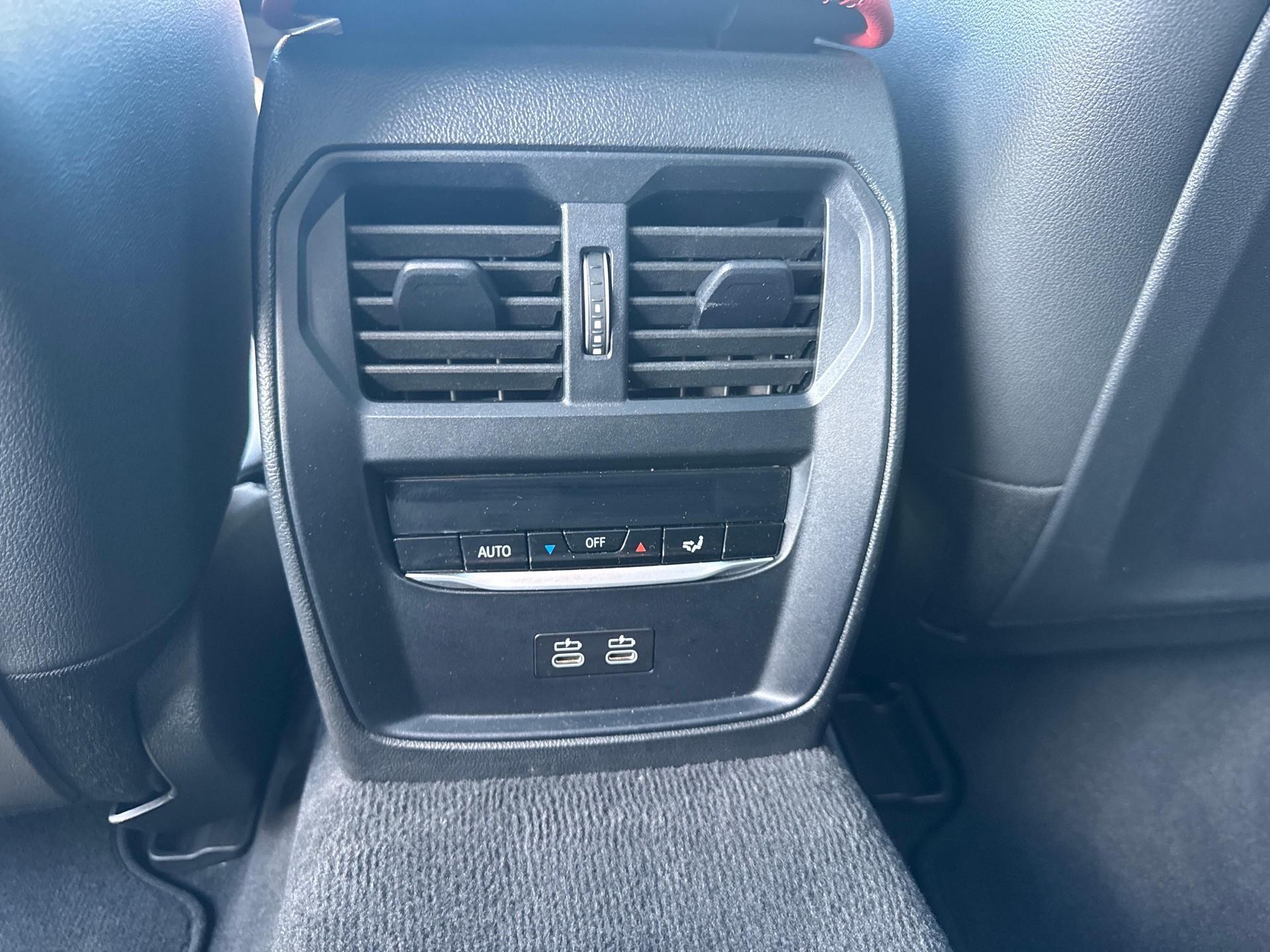 BMW i4 xDrive40-image-18