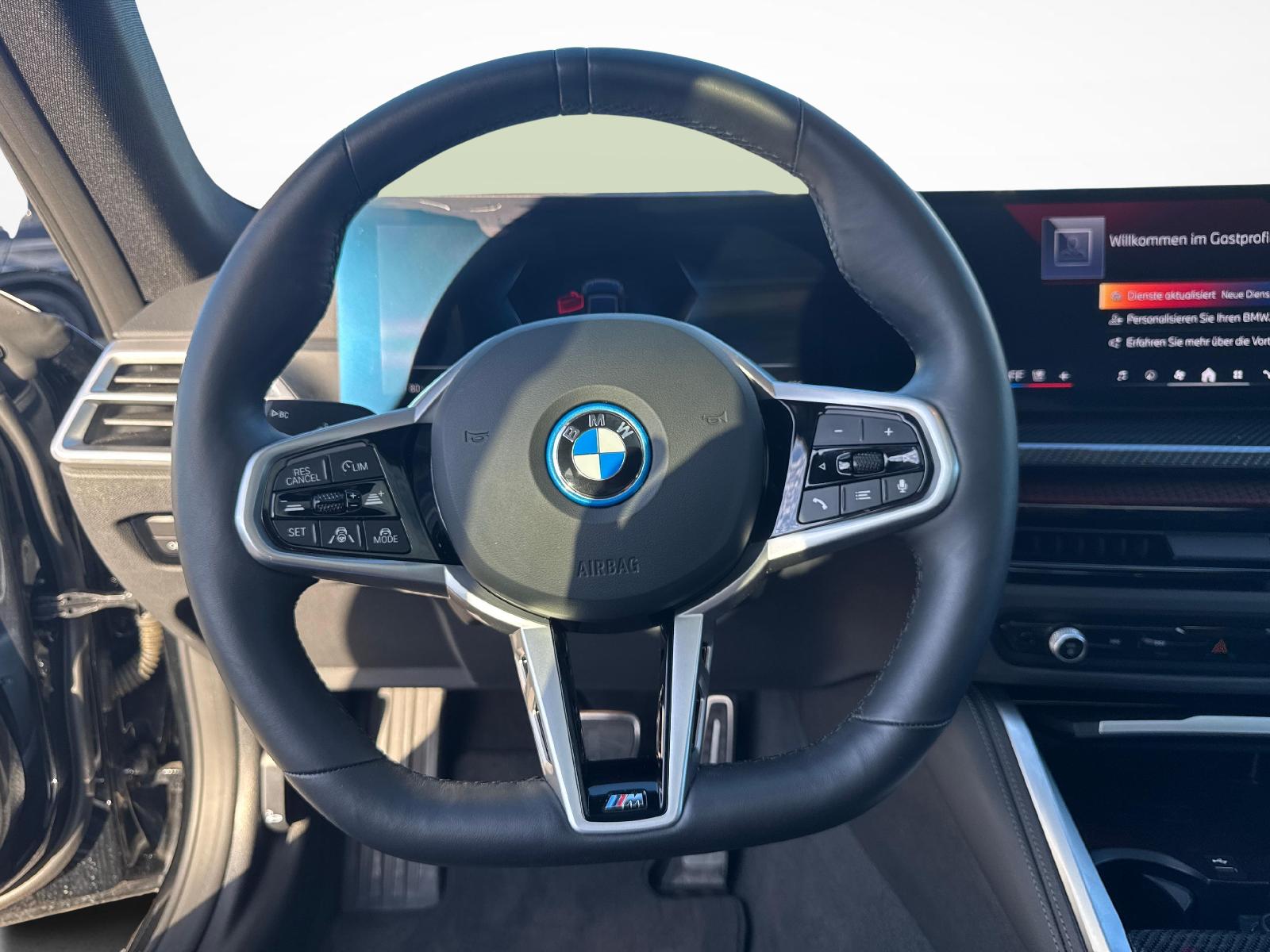 BMW i4 xDrive40-image-13