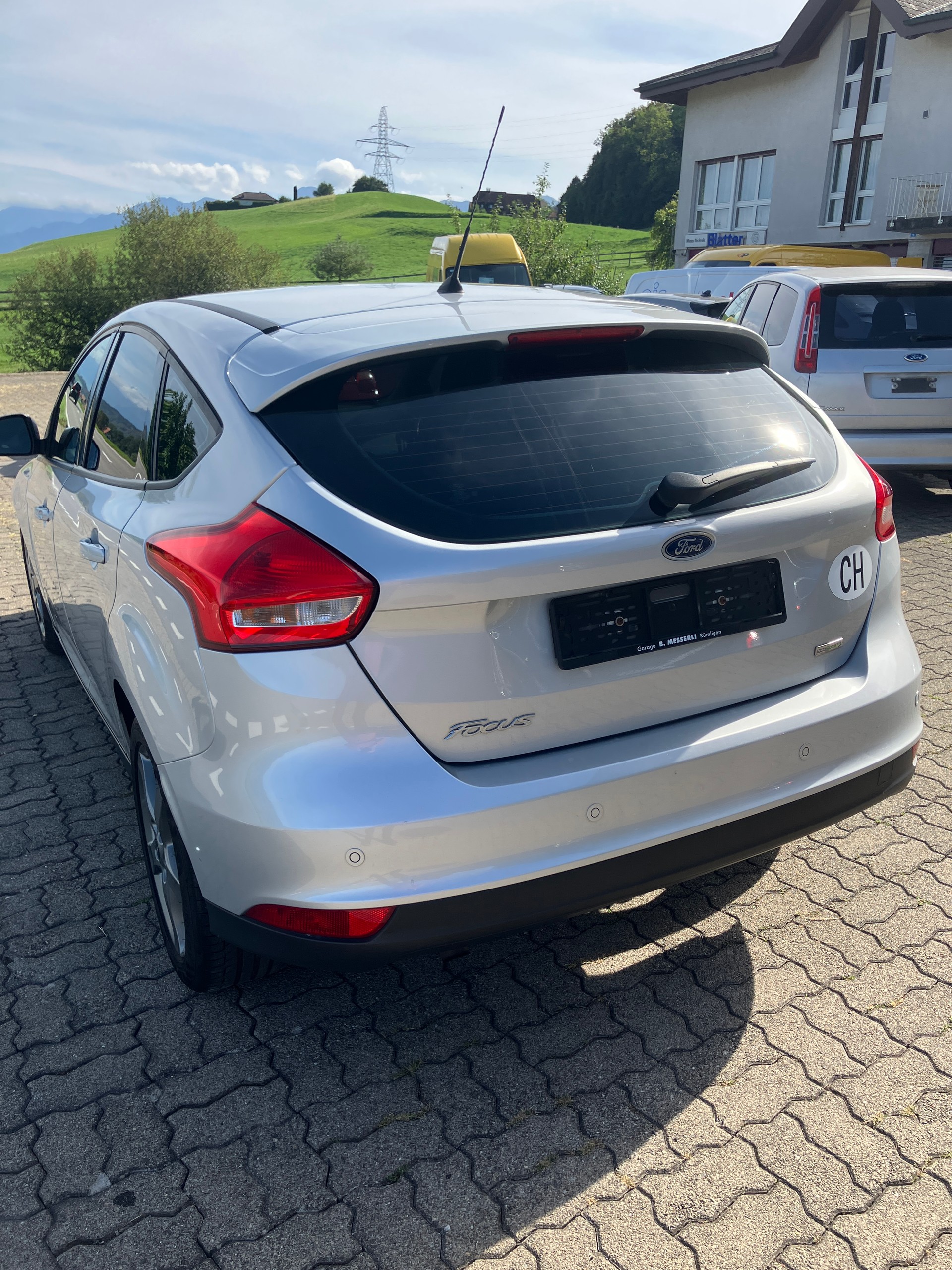 FORD Focus 1.0 SCTi Titanium-image-3