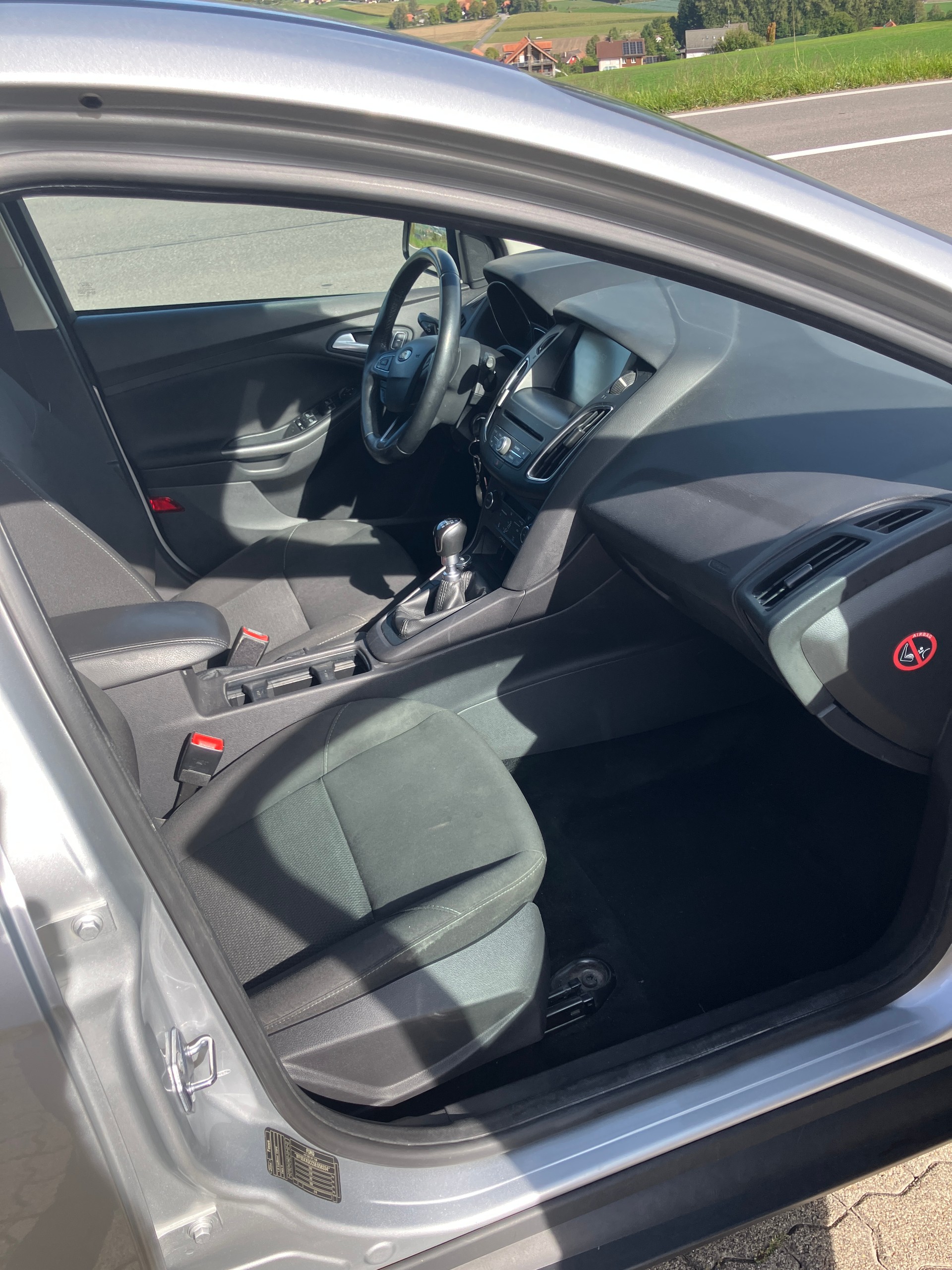 FORD Focus 1.0 SCTi Titanium-image-5