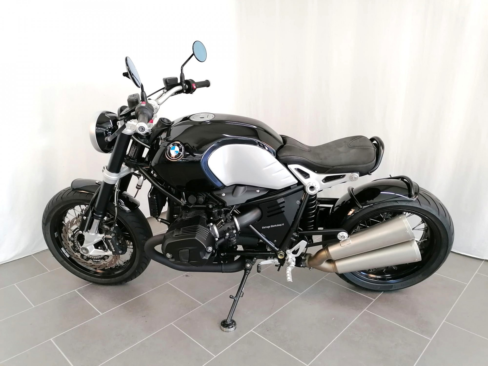 BMW R nineT-showroom-element-3