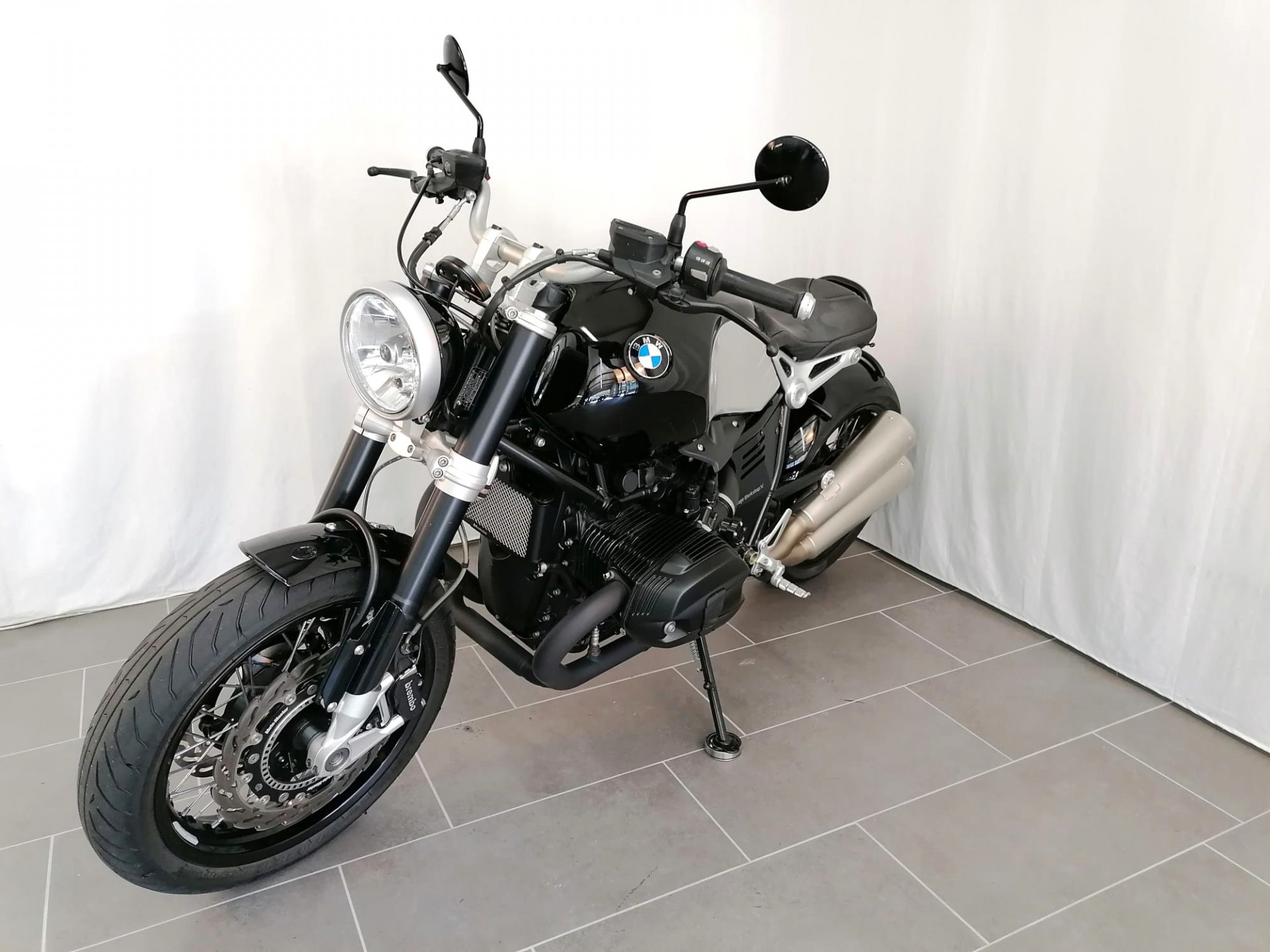 BMW R nineT-showroom-element-2