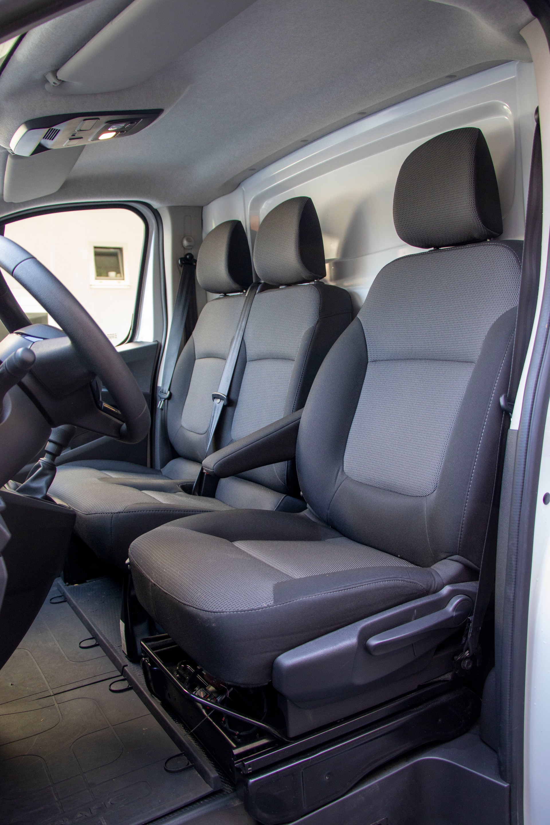 RENAULT Trafic 2.0 Blue dCi110 Start L1H1-image-4