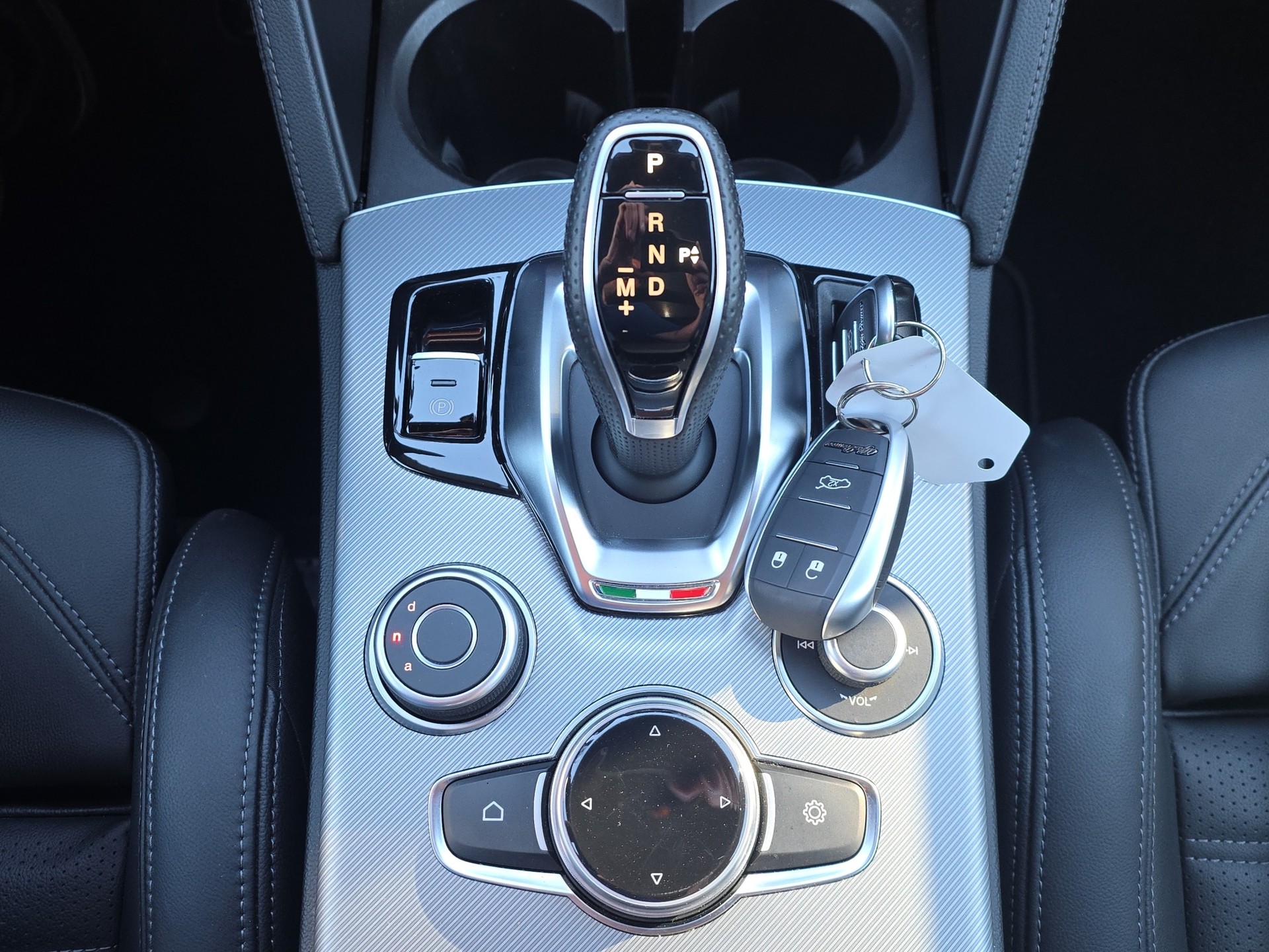 ALFA ROMEO Stelvio 2.0 Q4 280 Veloce-image-13
