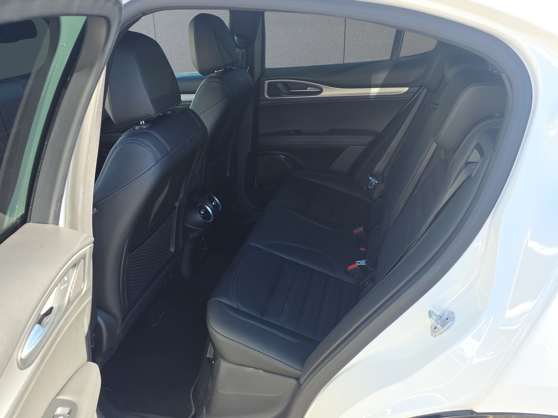 ALFA ROMEO Stelvio 2.0 Q4 280 Veloce-image-17