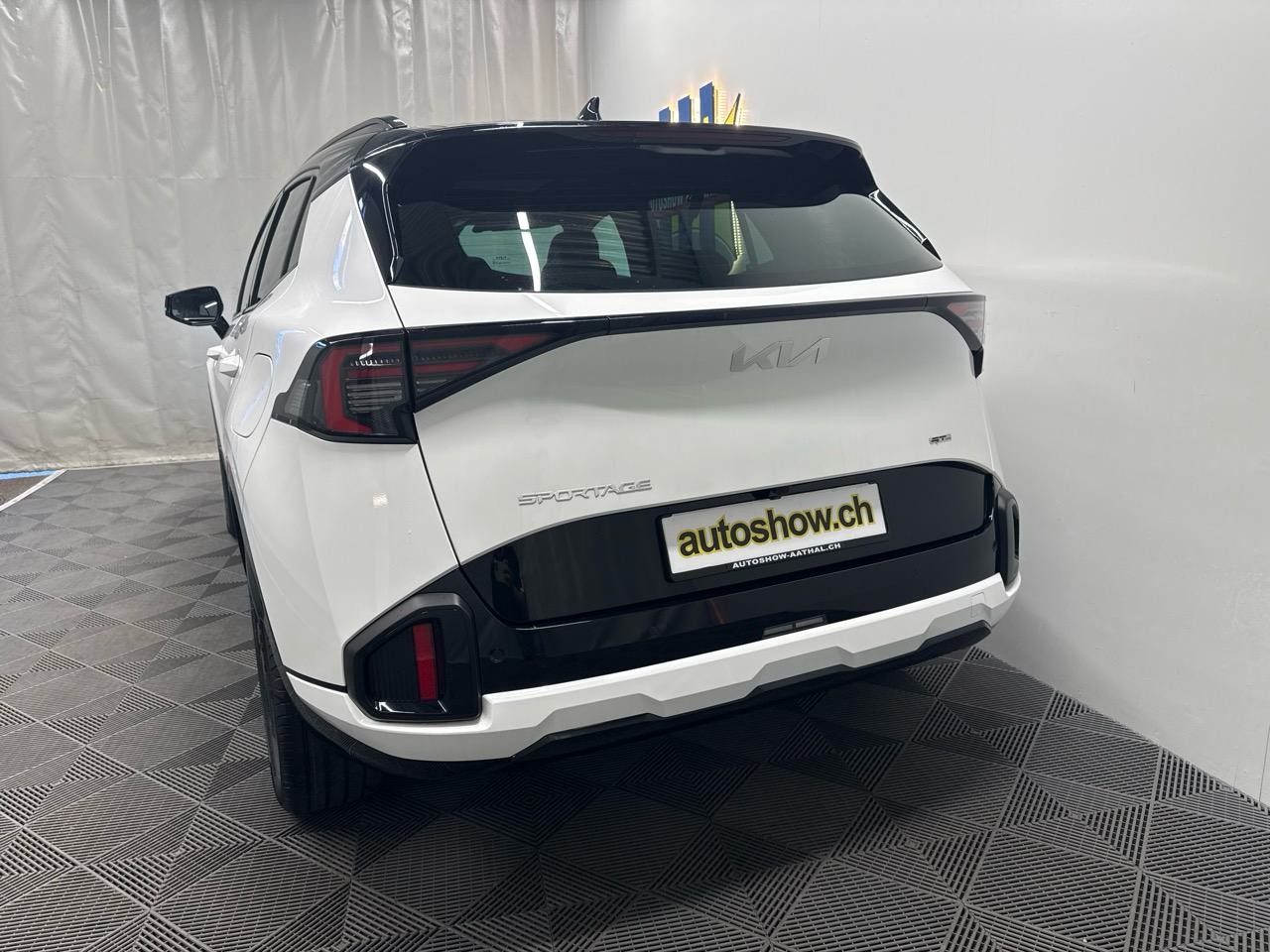 KIA Sportage 1.6T-GDi HEV GT-Line 4x4 A-image-16