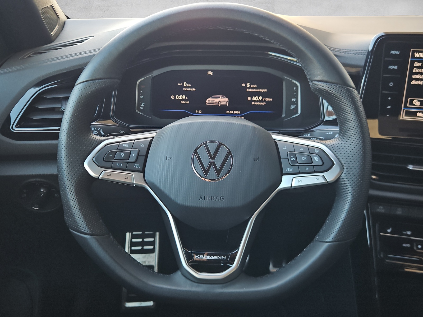 VW T-Roc Cabriolet 1.5 TSI R-Line DSG Karmann Edition Plus*5J Garantie*8- Fach Räder*Vollausstattung*-image-9