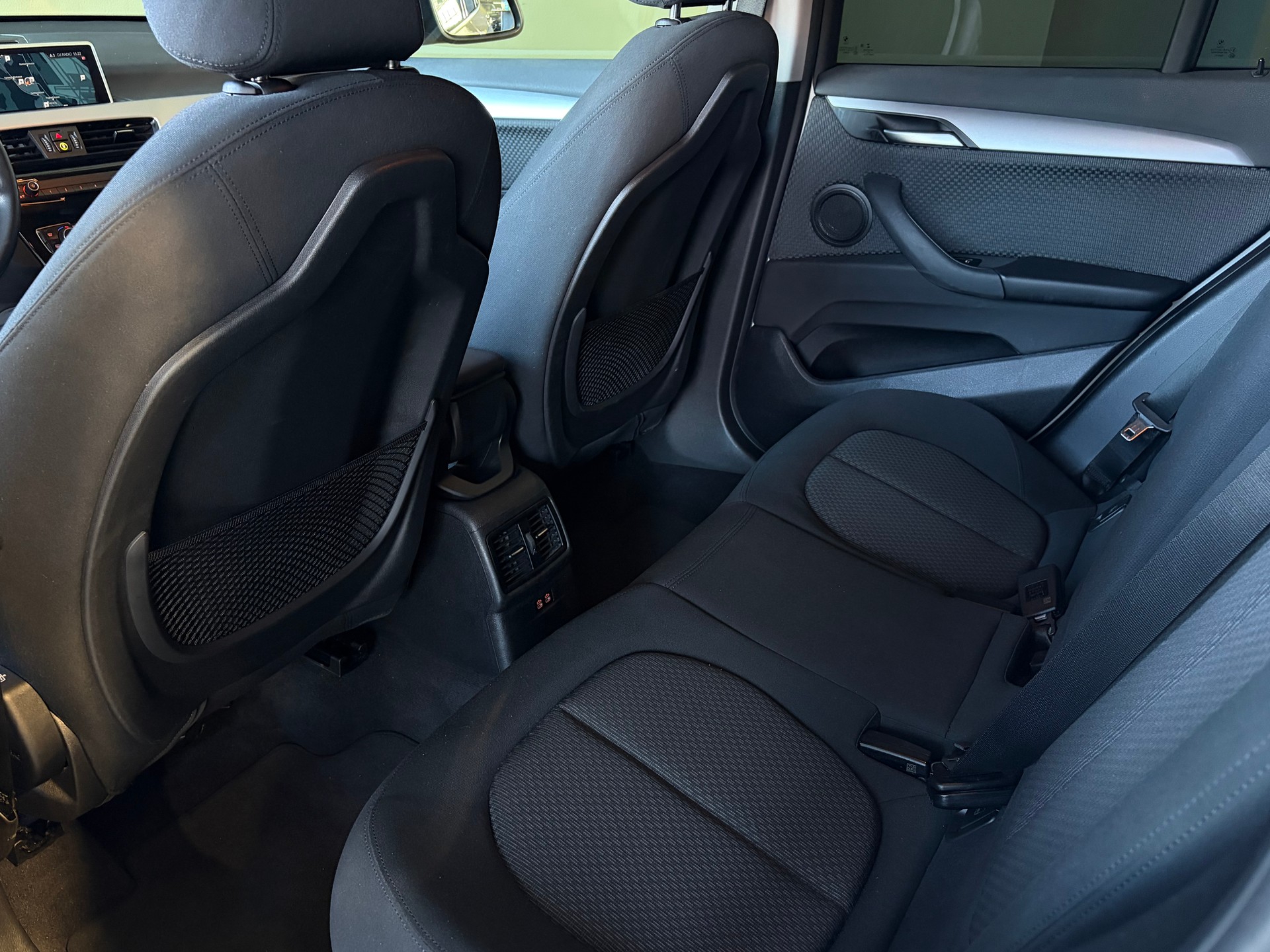 BMW X1 xDrive 18d Steptronic *CH-Fahrzeug*-image-10