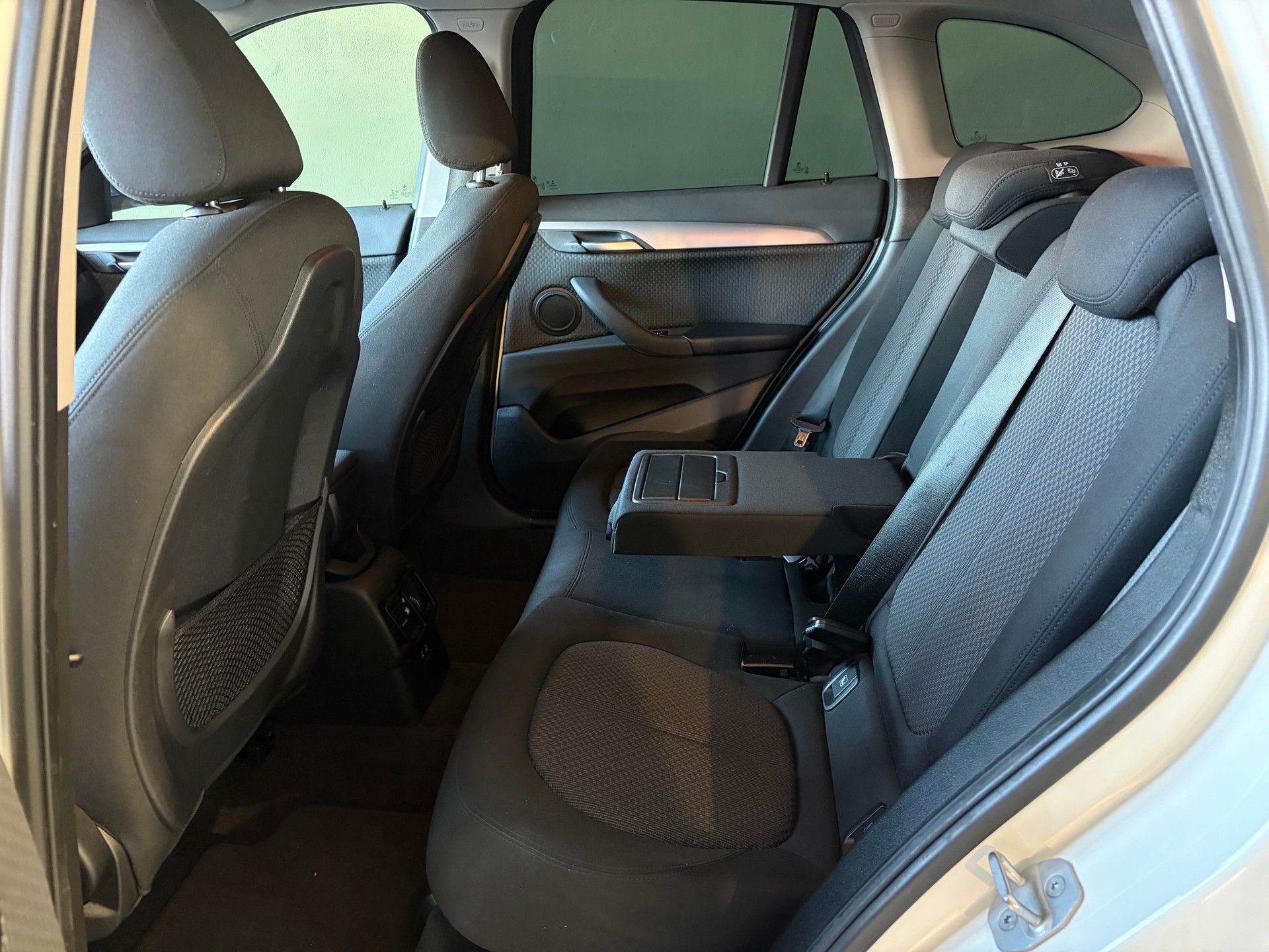 BMW X1 xDrive 18d Steptronic *CH-Fahrzeug*-image-19