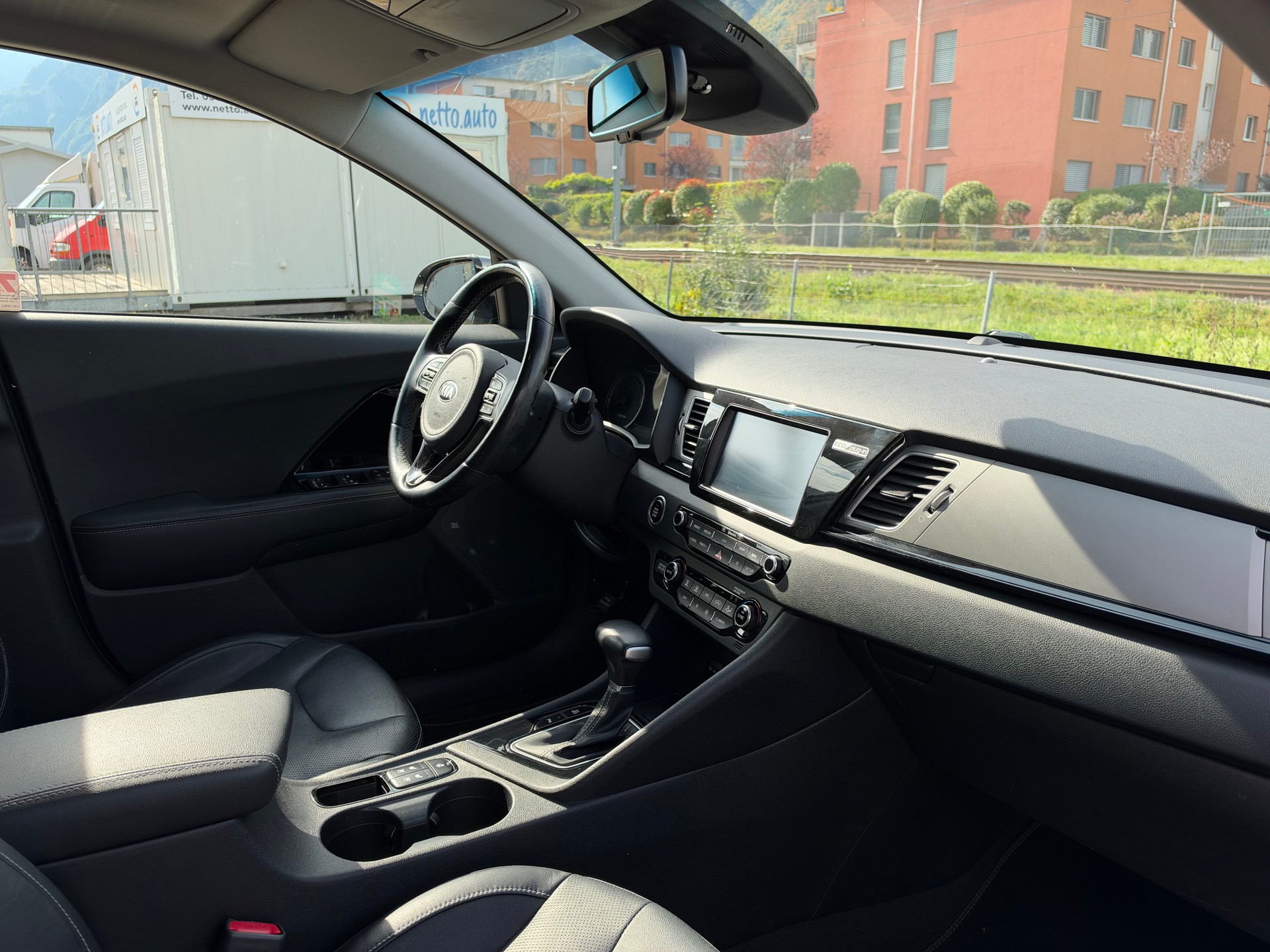 KIA Niro 1.6GDi Plug-in Hybrid DCT-image-11