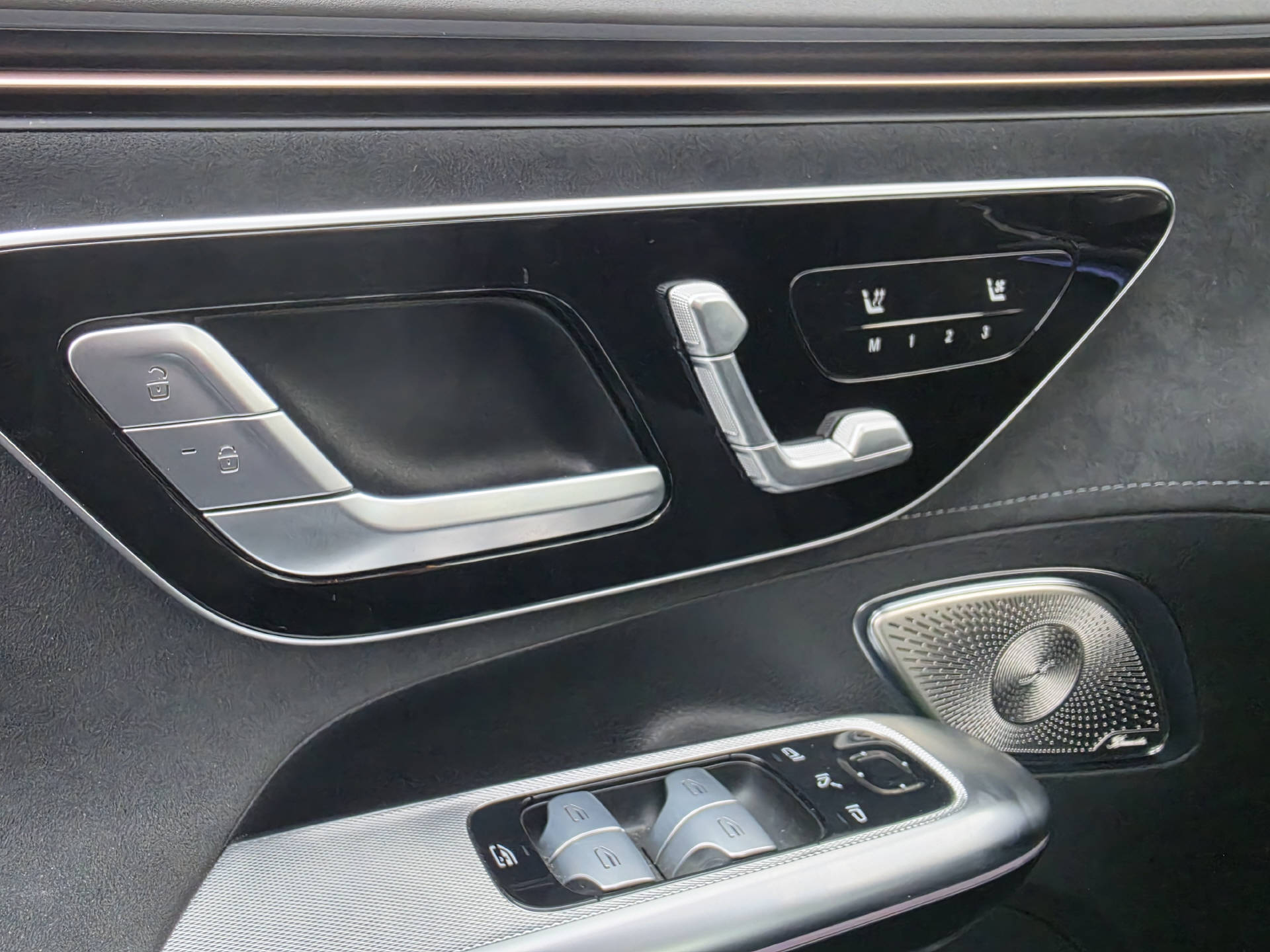 MERCEDES-BENZ EQE 43 AMG 4matic-image-30