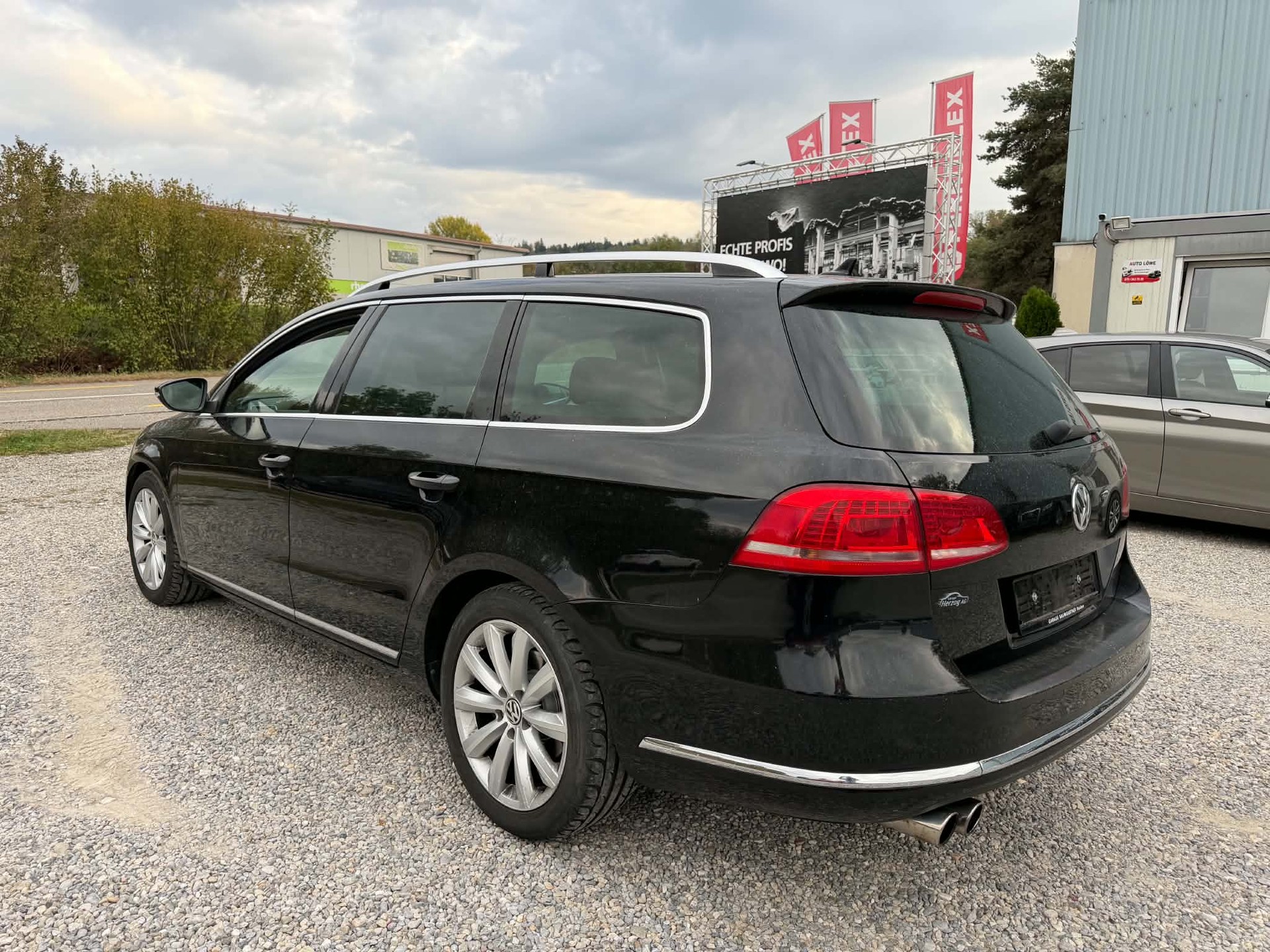 VW Passat Variant 1.8 TSI Highline DSG-image-8