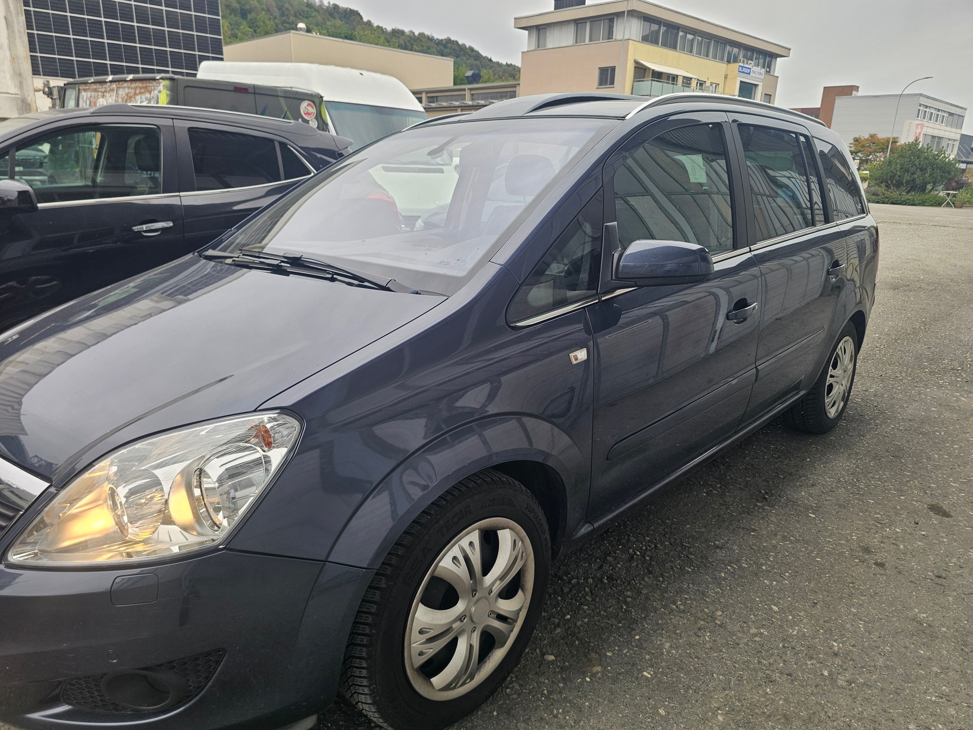 OPEL Zafira 2.2i 16V Cosmo Automatic-image-1