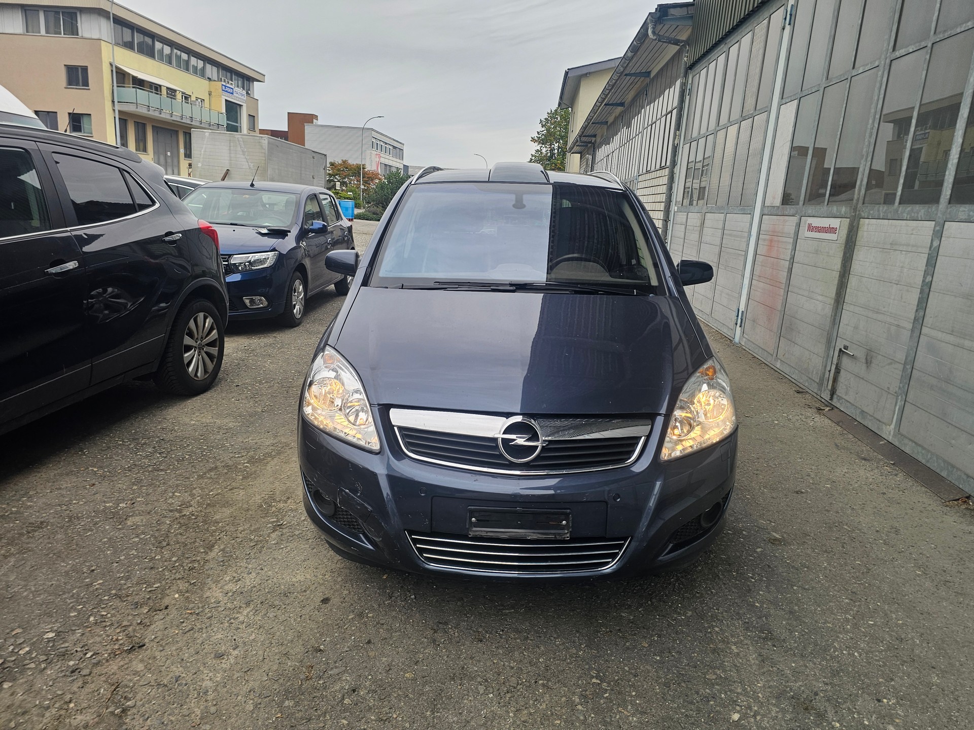 OPEL Zafira 2.2i 16V Cosmo Automatic-image-0