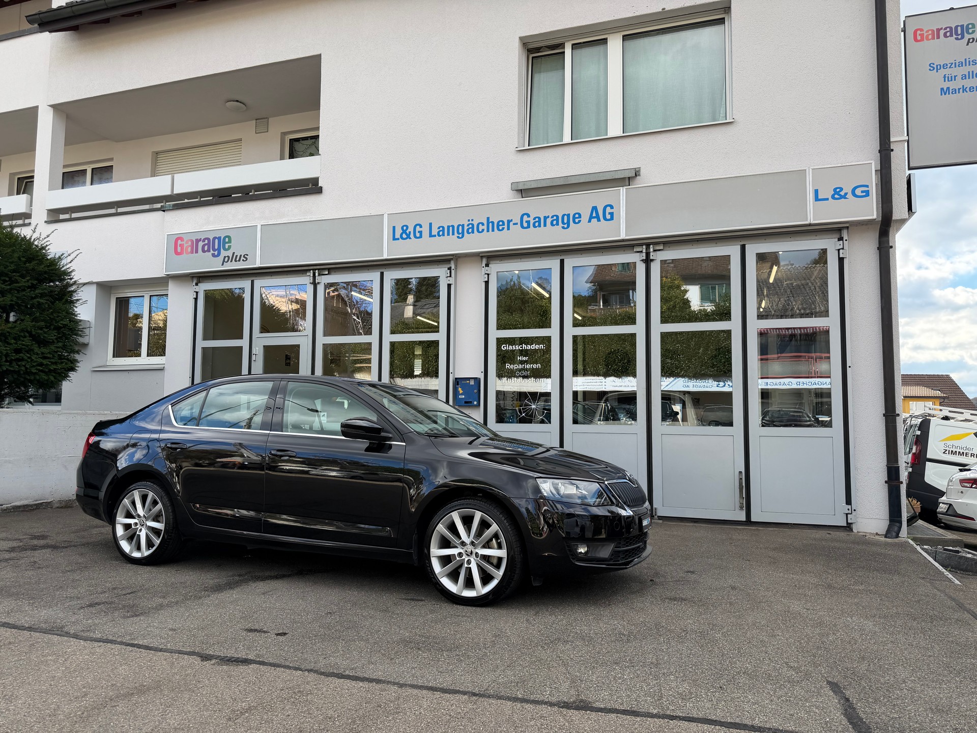 SKODA Octavia 1.8 TSI Elegance 4x4 DSG-image-1