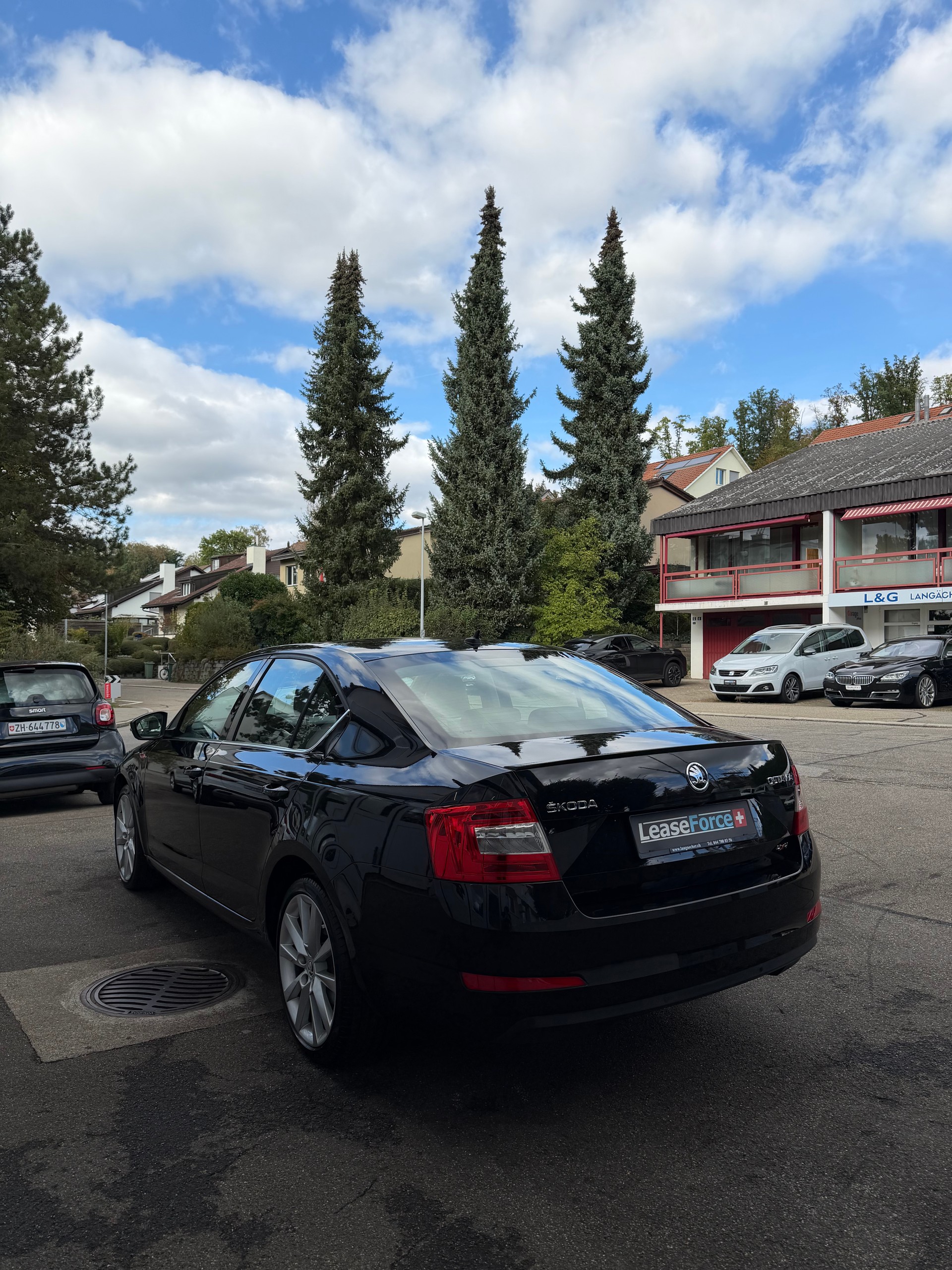 SKODA Octavia 1.8 TSI Elegance 4x4 DSG-image-3