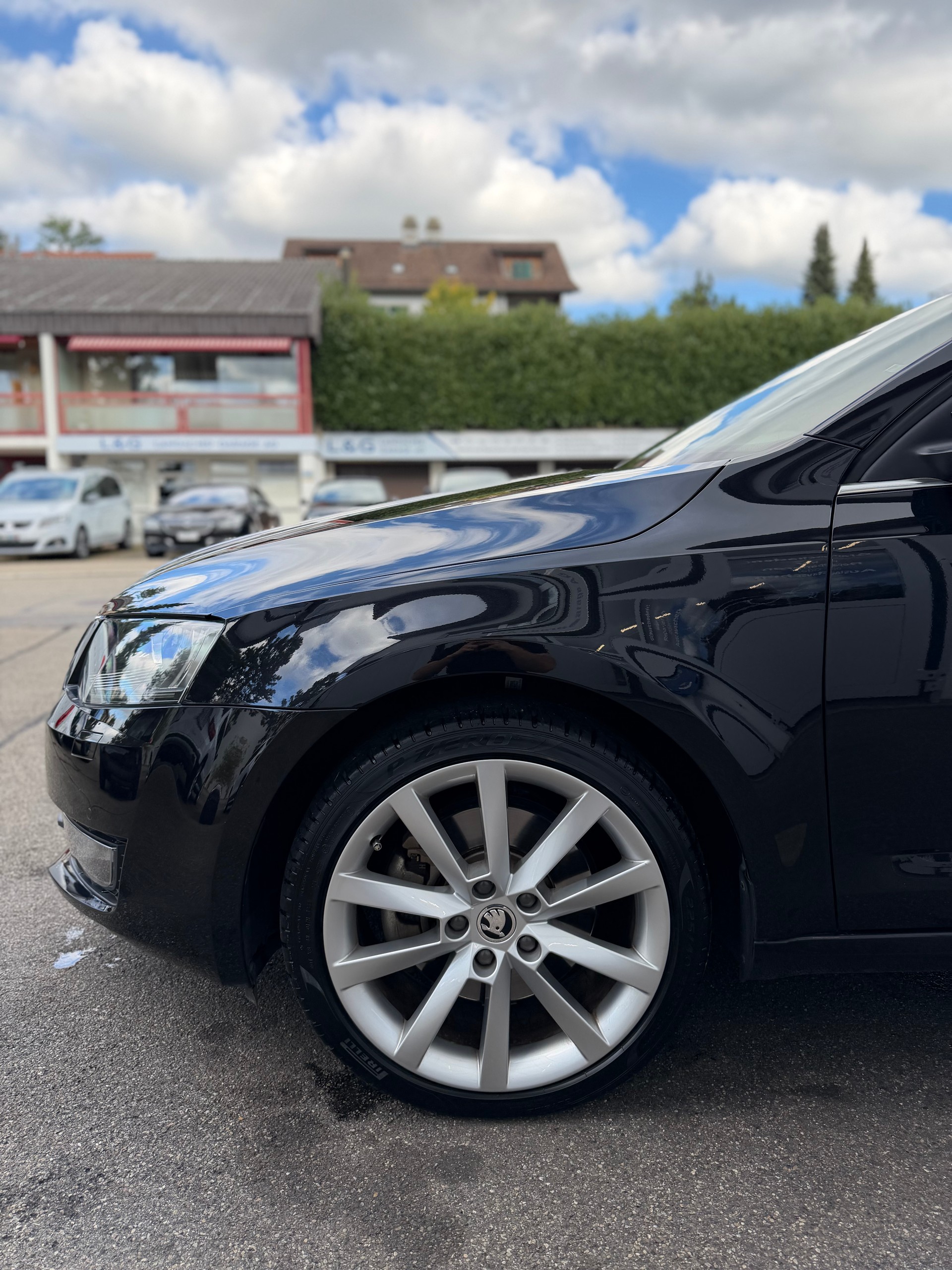 SKODA Octavia 1.8 TSI Elegance 4x4 DSG-image-4