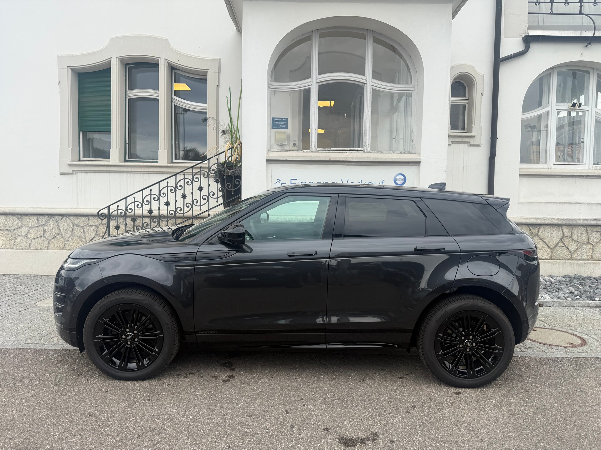 LAND ROVER Range Rover Evoque 1.5 T 270e Hoxton Edition-showroom-element-3