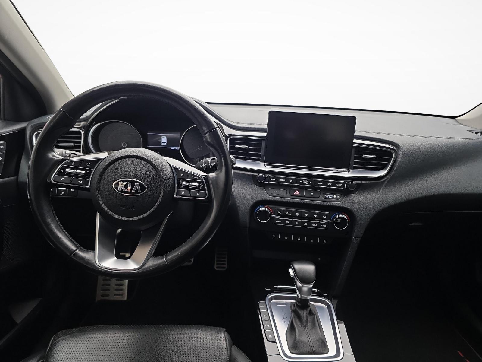 KIA Ceed Sportswagon 1.6 GDi Swiss Eco Edition-image-8
