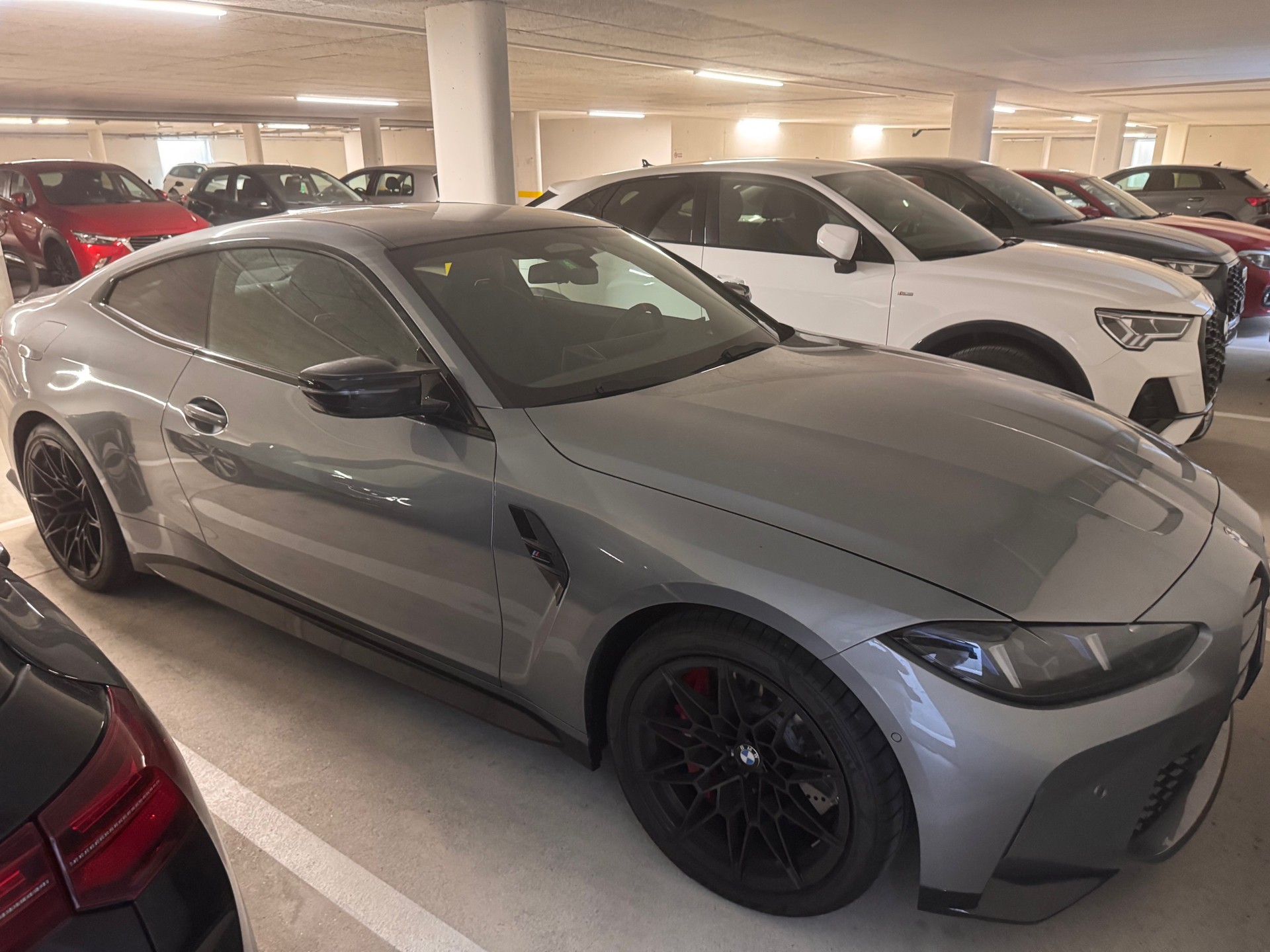 BMW M4 Competition xDrive-image-1