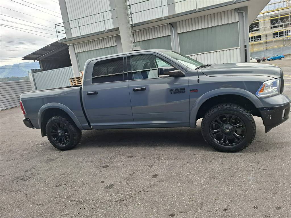 DODGE RAM 1500 Laramie-image-5