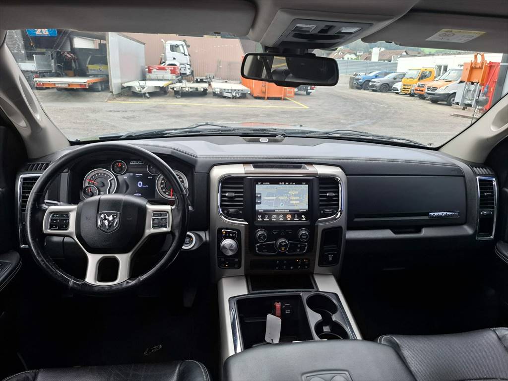 DODGE RAM 1500 Laramie-image-10