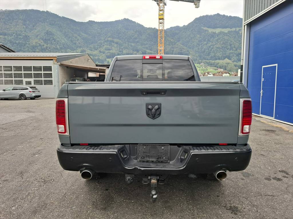 DODGE RAM 1500 Laramie-image-3