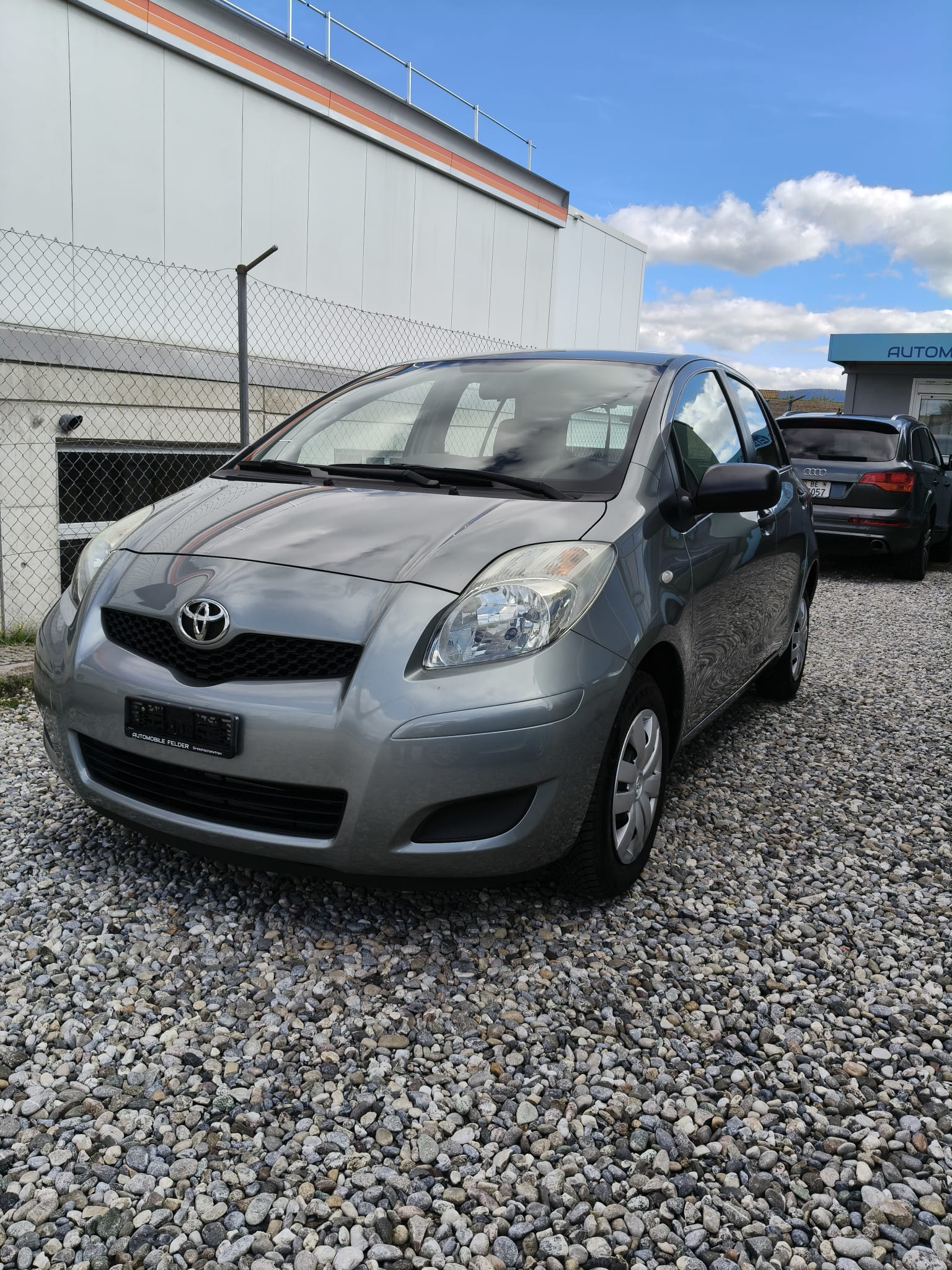 TOYOTA Yaris 1.0 Linea Terra-image-2