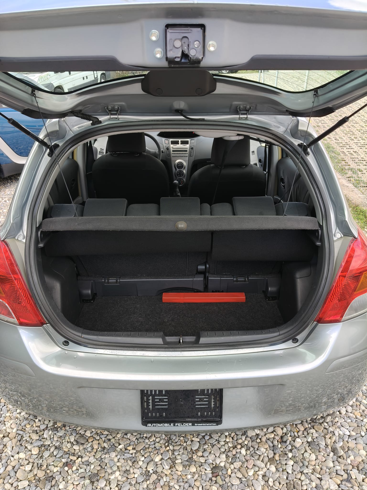 TOYOTA Yaris 1.0 Linea Terra-image-11