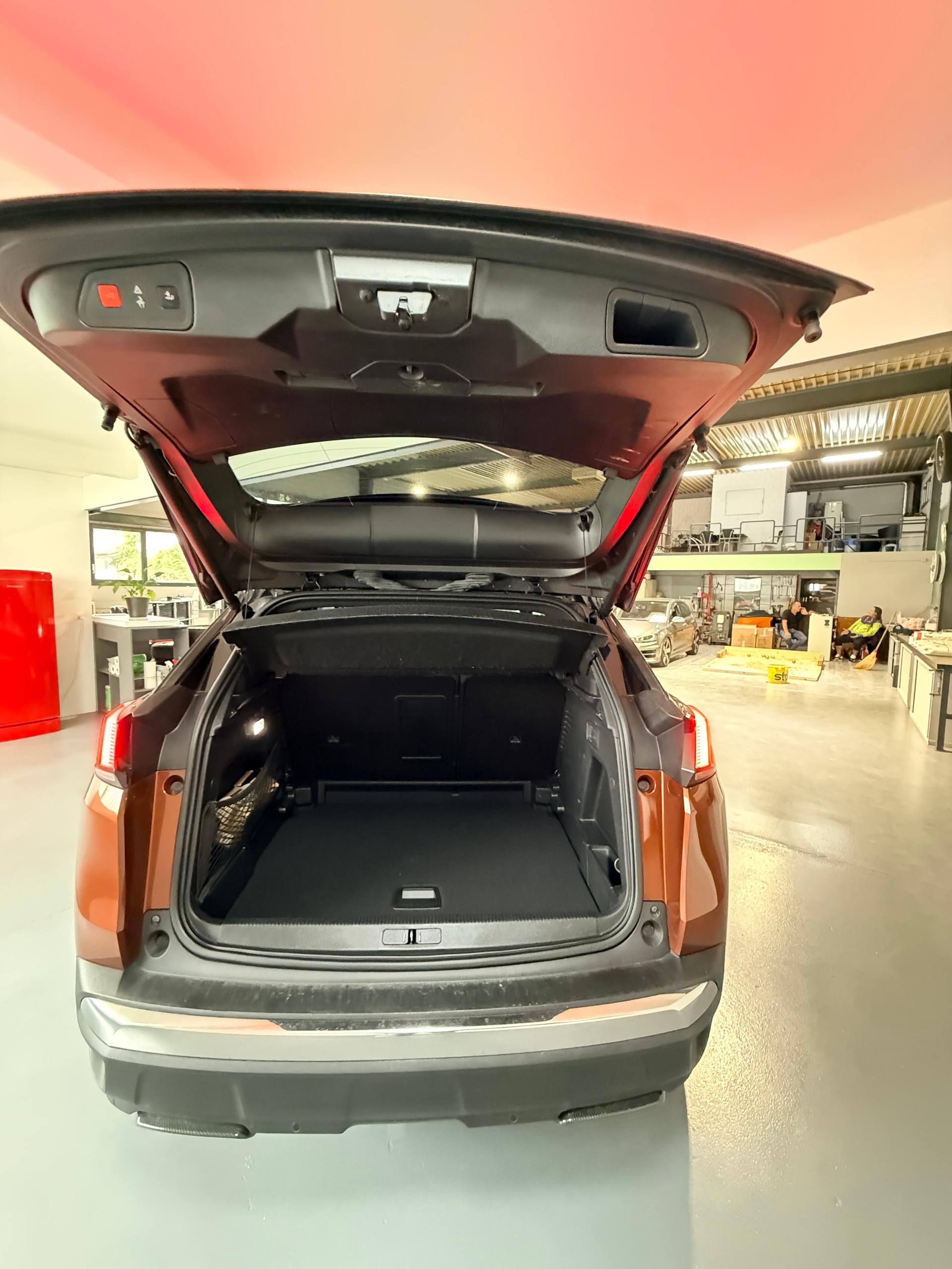PEUGEOT 3008 2.0 BlueHDi GT EAT-image-14