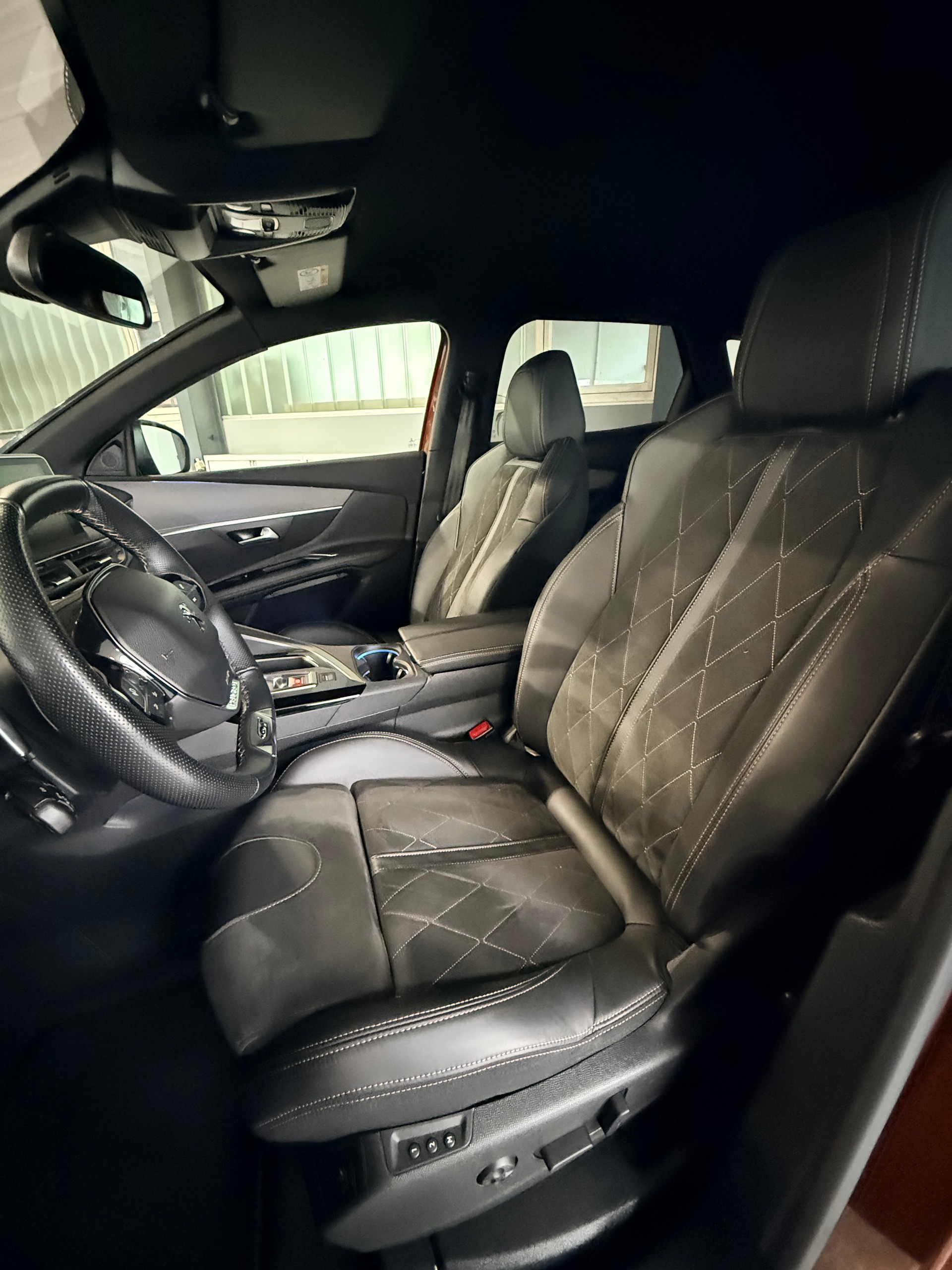 PEUGEOT 3008 2.0 BlueHDi GT EAT-image-6