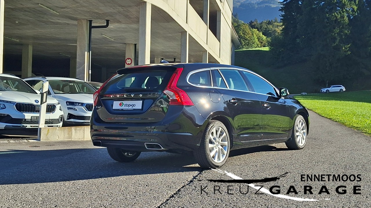 VOLVO V60 D4 AWD Summum Geartronic *praktischer Allrad*-image-5