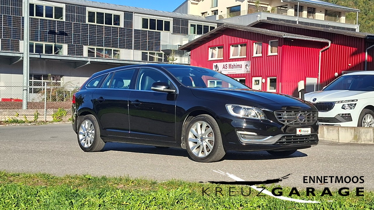 VOLVO V60 D4 AWD Summum Geartronic *praktischer Allrad*-image-3