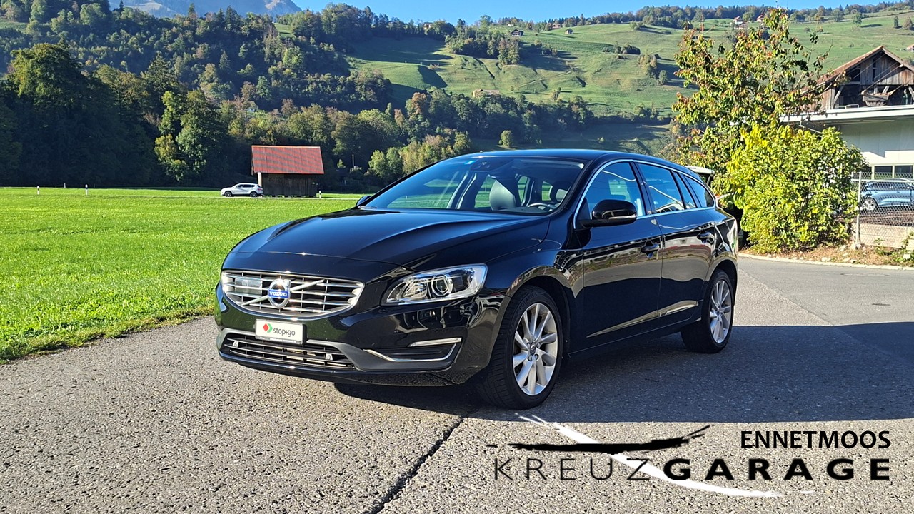 VOLVO V60 D4 AWD Summum Geartronic *praktischer Allrad*-image-0