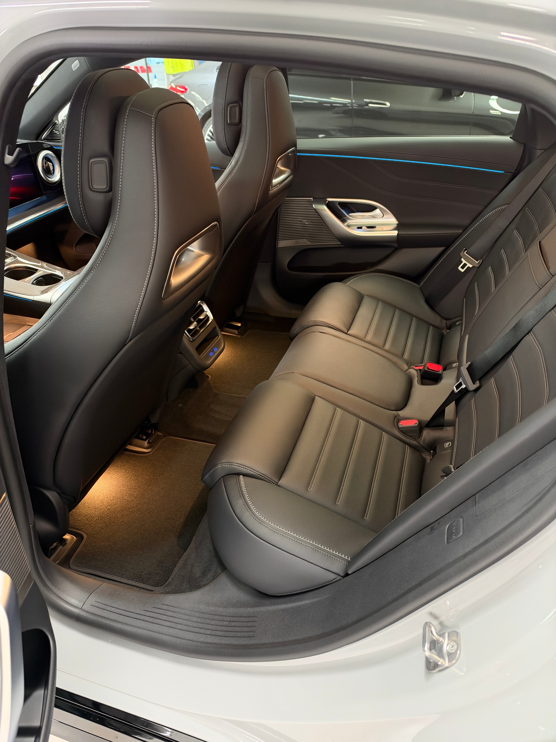 MERCEDES-BENZ C 400 4Matic-image-10